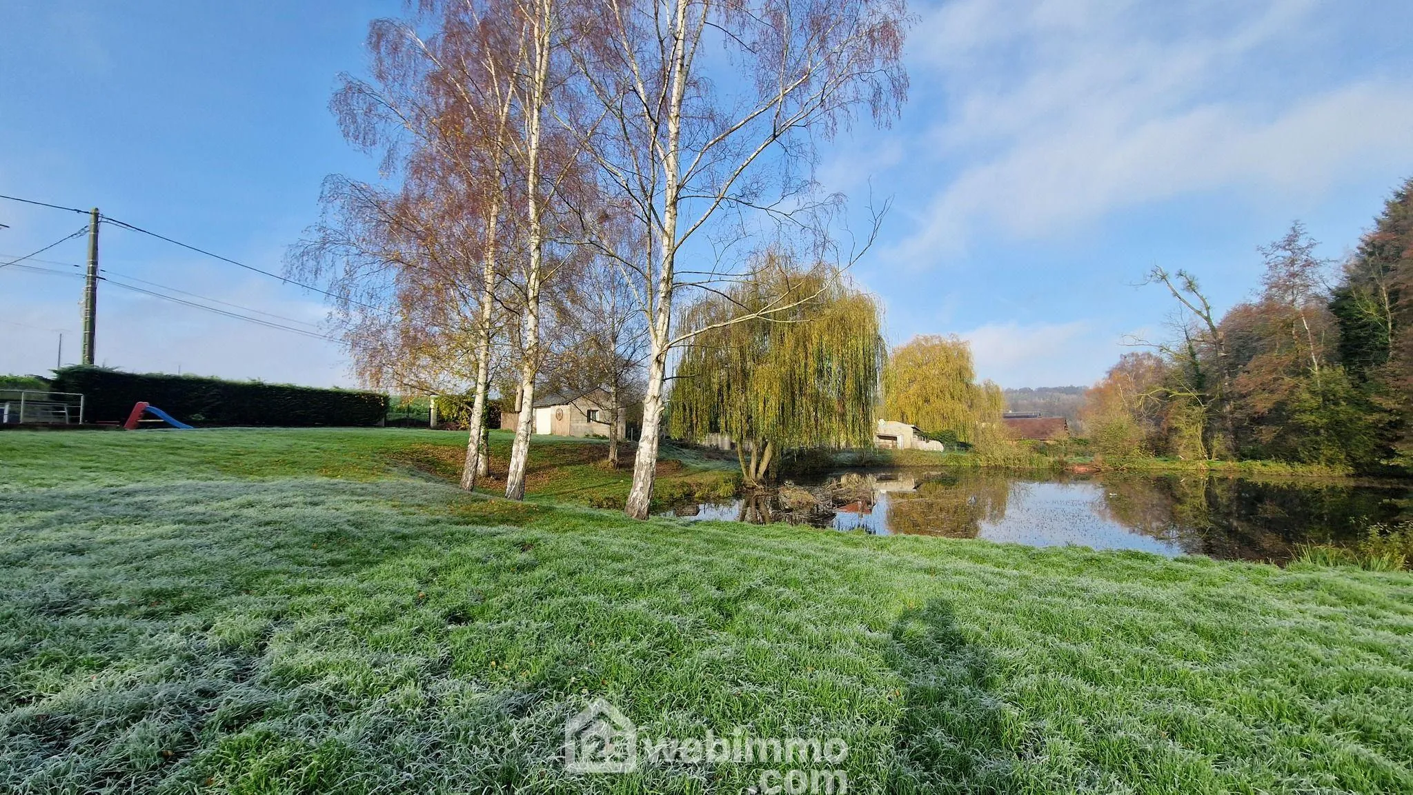Belle longère en pierres avec étang et dépendance à Saint-Gobain 