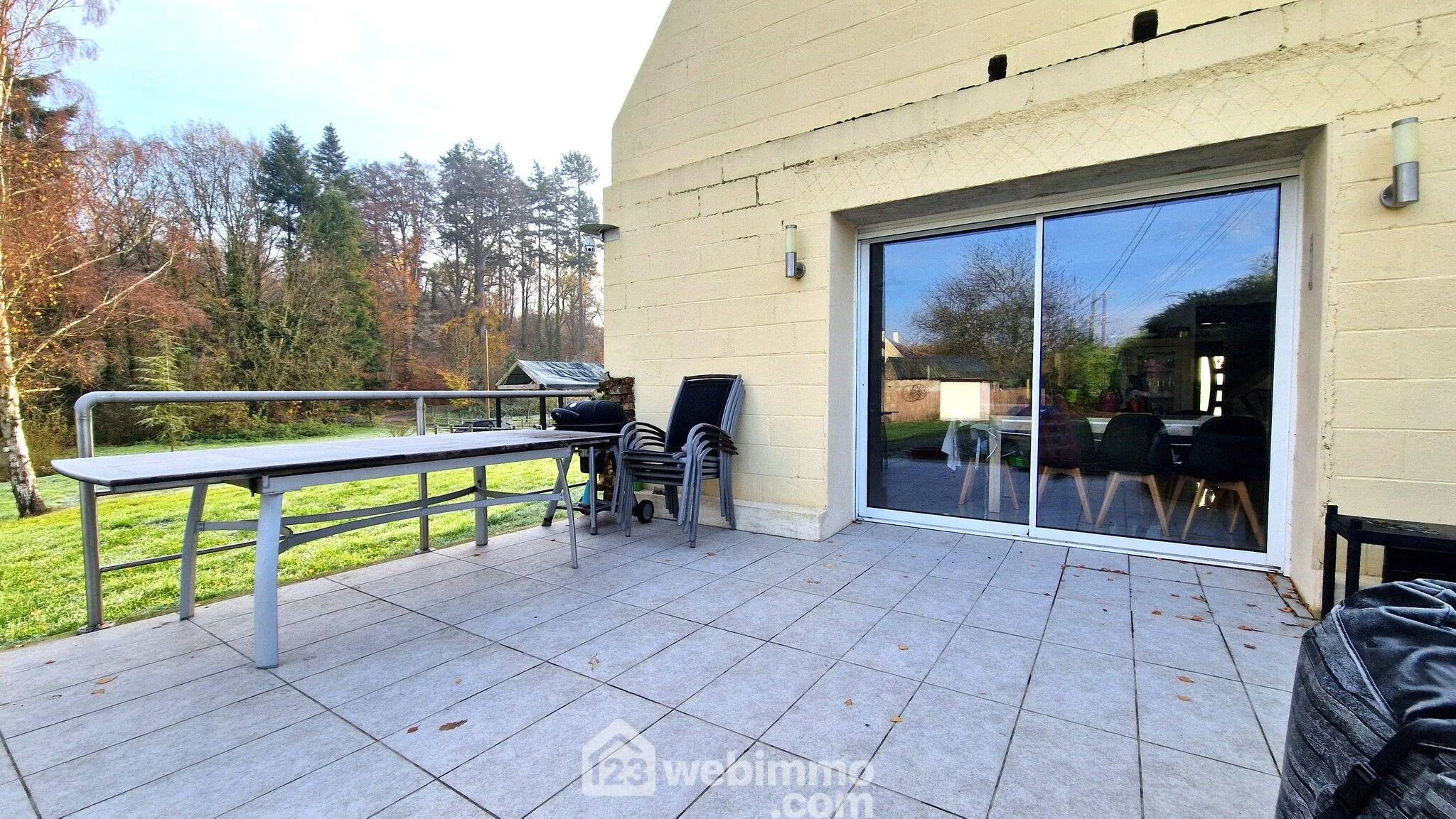 Belle longère en pierres avec étang et dépendance à Saint-Gobain 