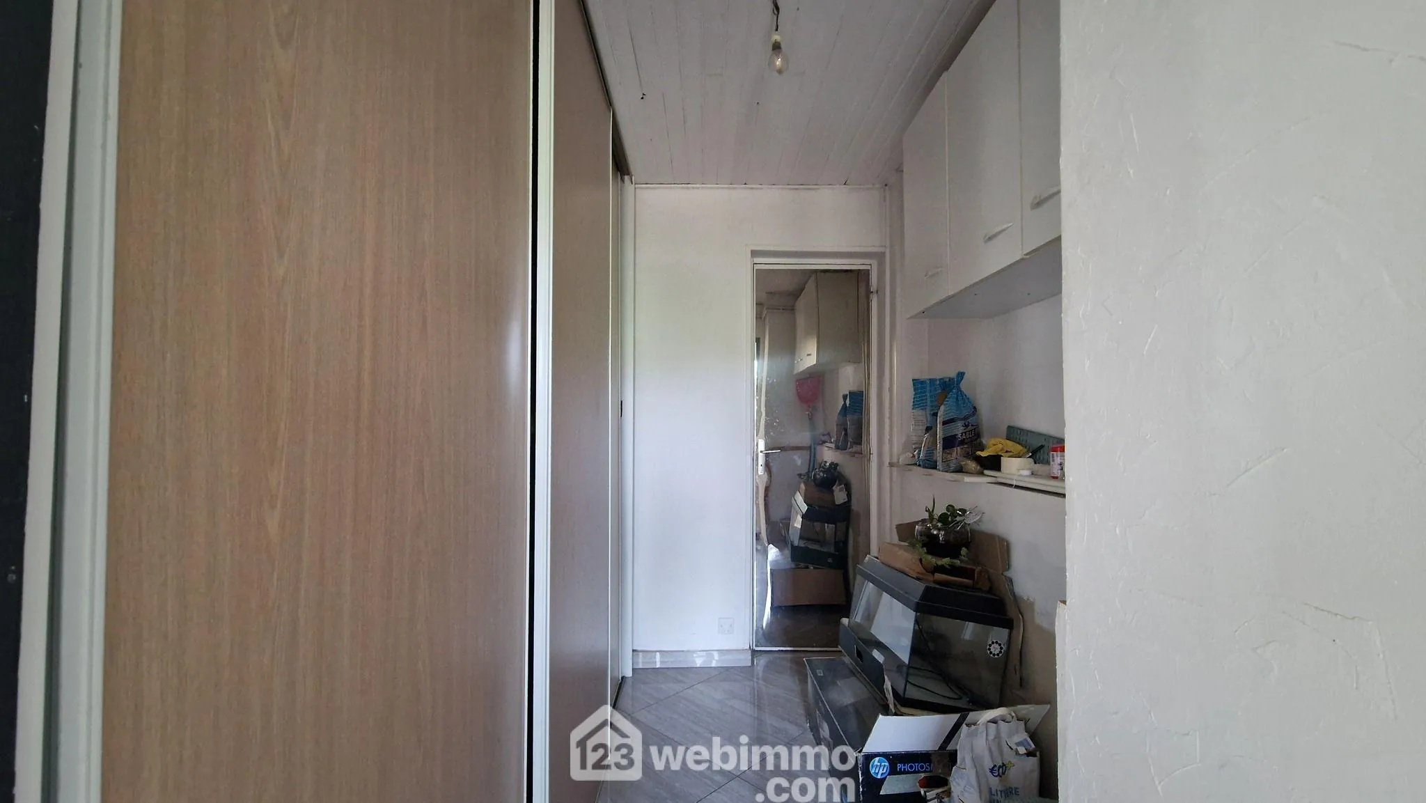 Belle longère en pierres avec étang et dépendance à Saint-Gobain 