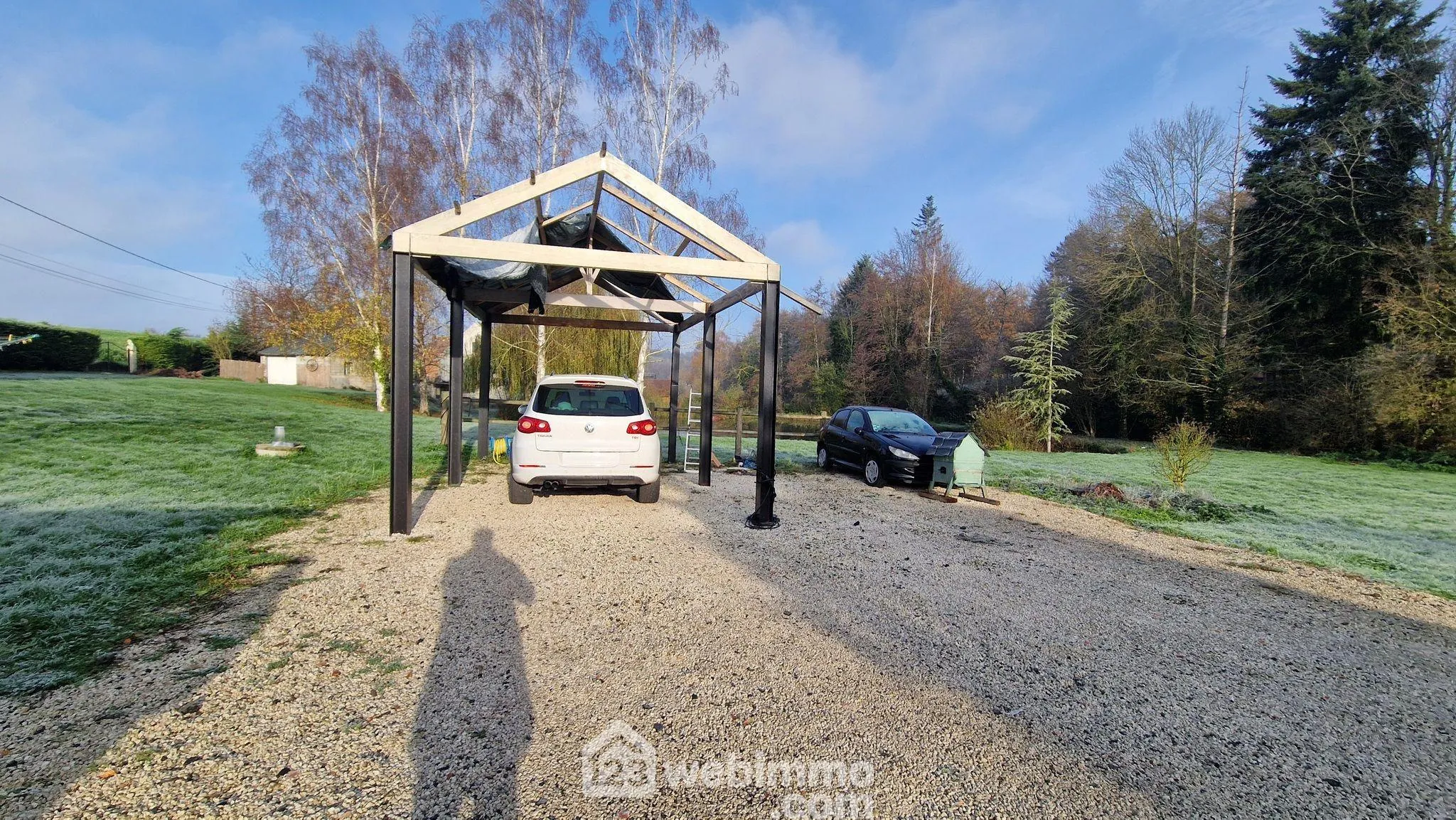Belle longère en pierres avec étang et dépendance à Saint-Gobain 