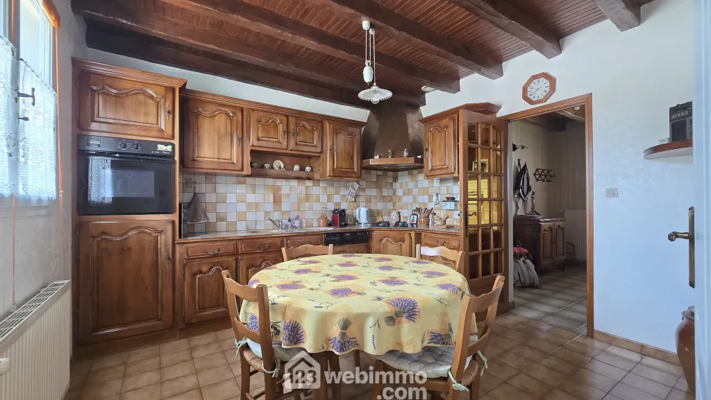 Maison de plain-pied de 98 m² à Nieuil-L'Espoir avec grand terrain 