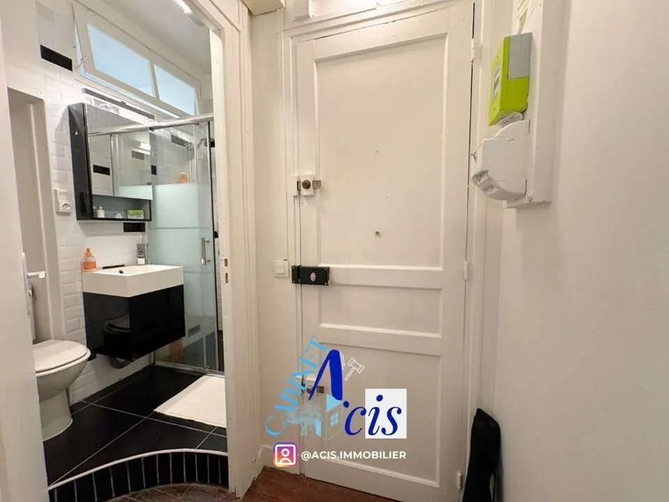 Charmant studio de 19 m² à Paris 14ème, calme et proche métro, parfait pour investissement ou pied-à-terre 