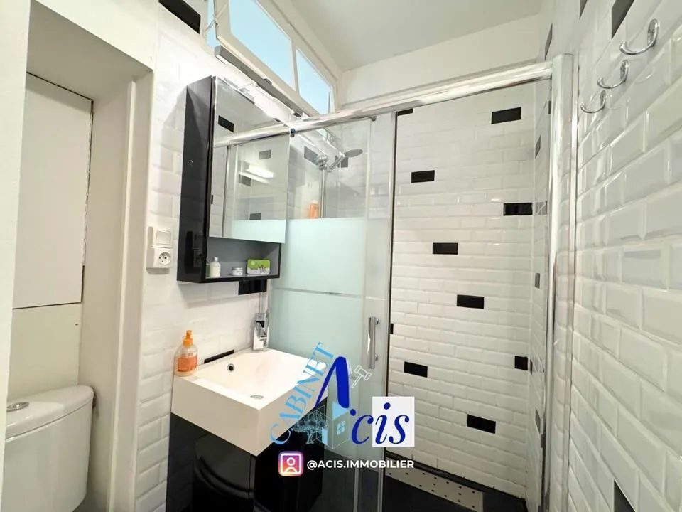 Studio de 19 m² à vendre dans le 14ème arrondissement de Paris, calme et bien situé 