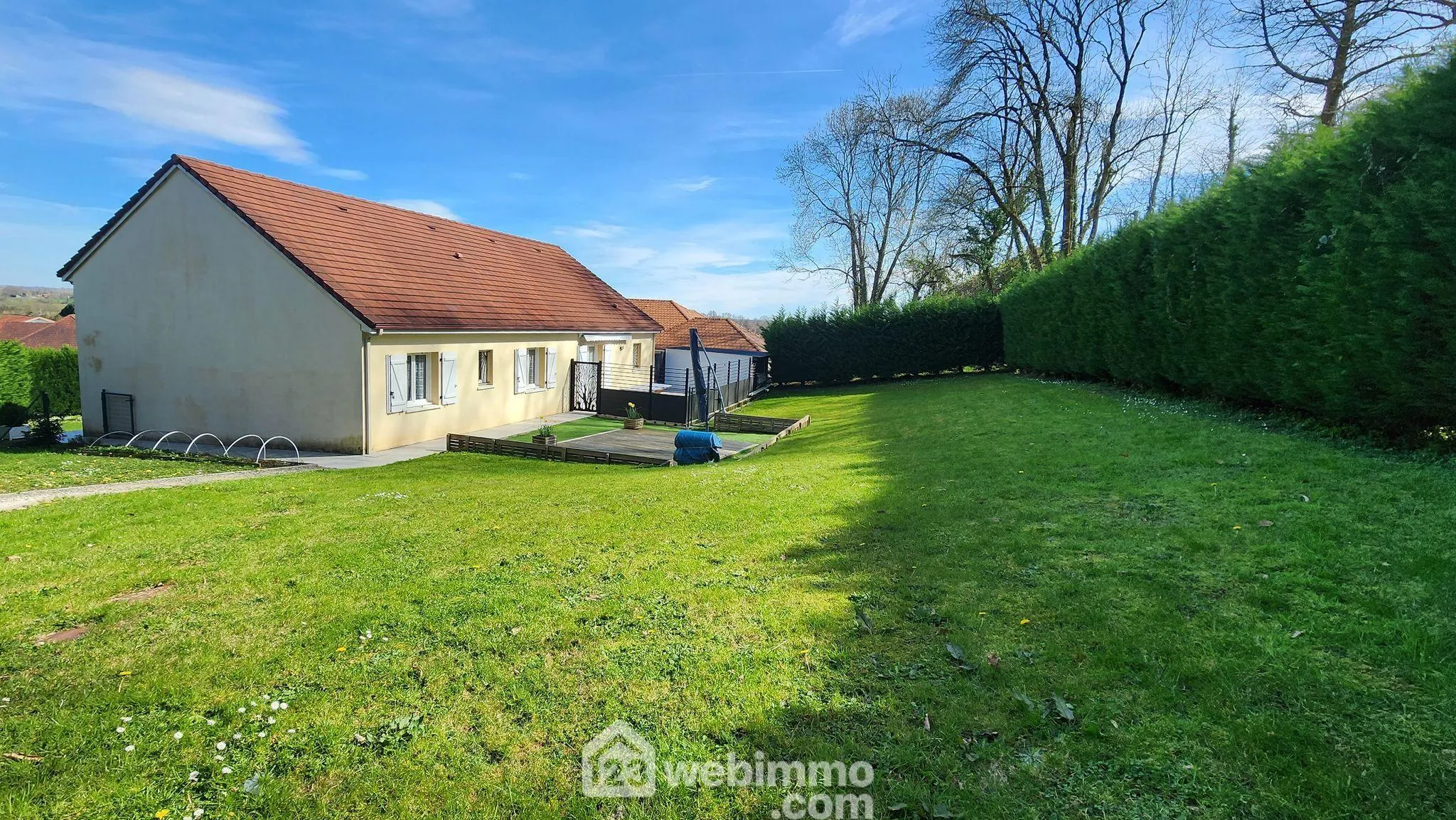 Maison de plain-pied à Thèze avec terrasse et 4 chambres - 110 m² 