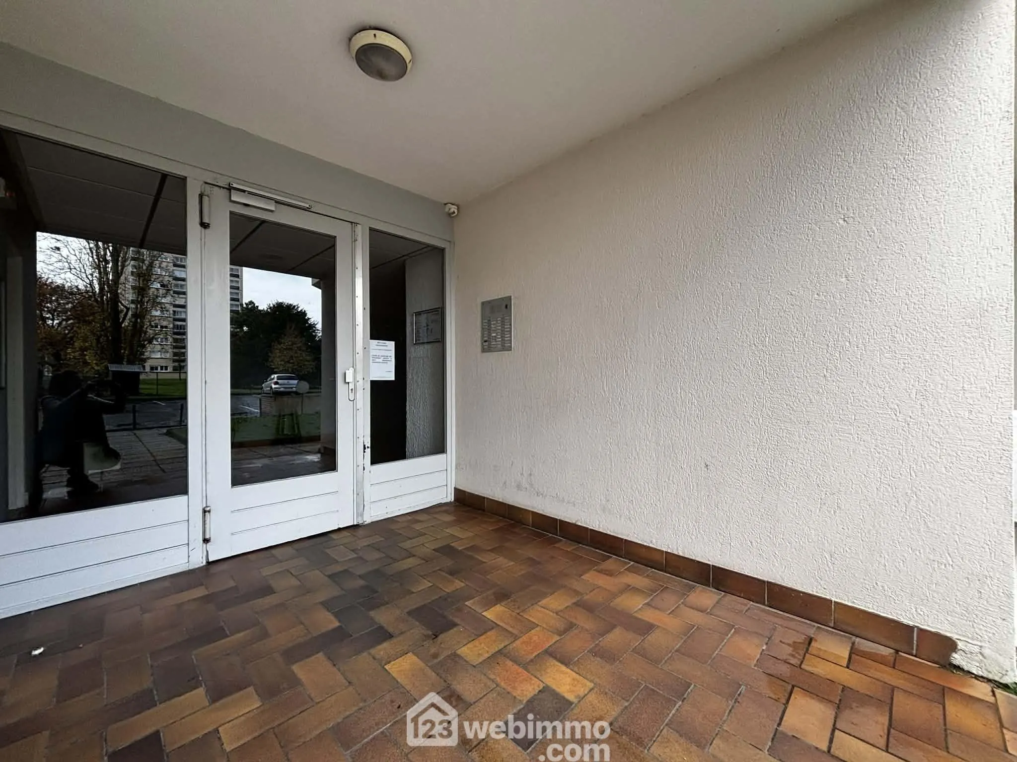 Appartement de 70,7 m² à Châtellerault avec parking et terrasse en vente 