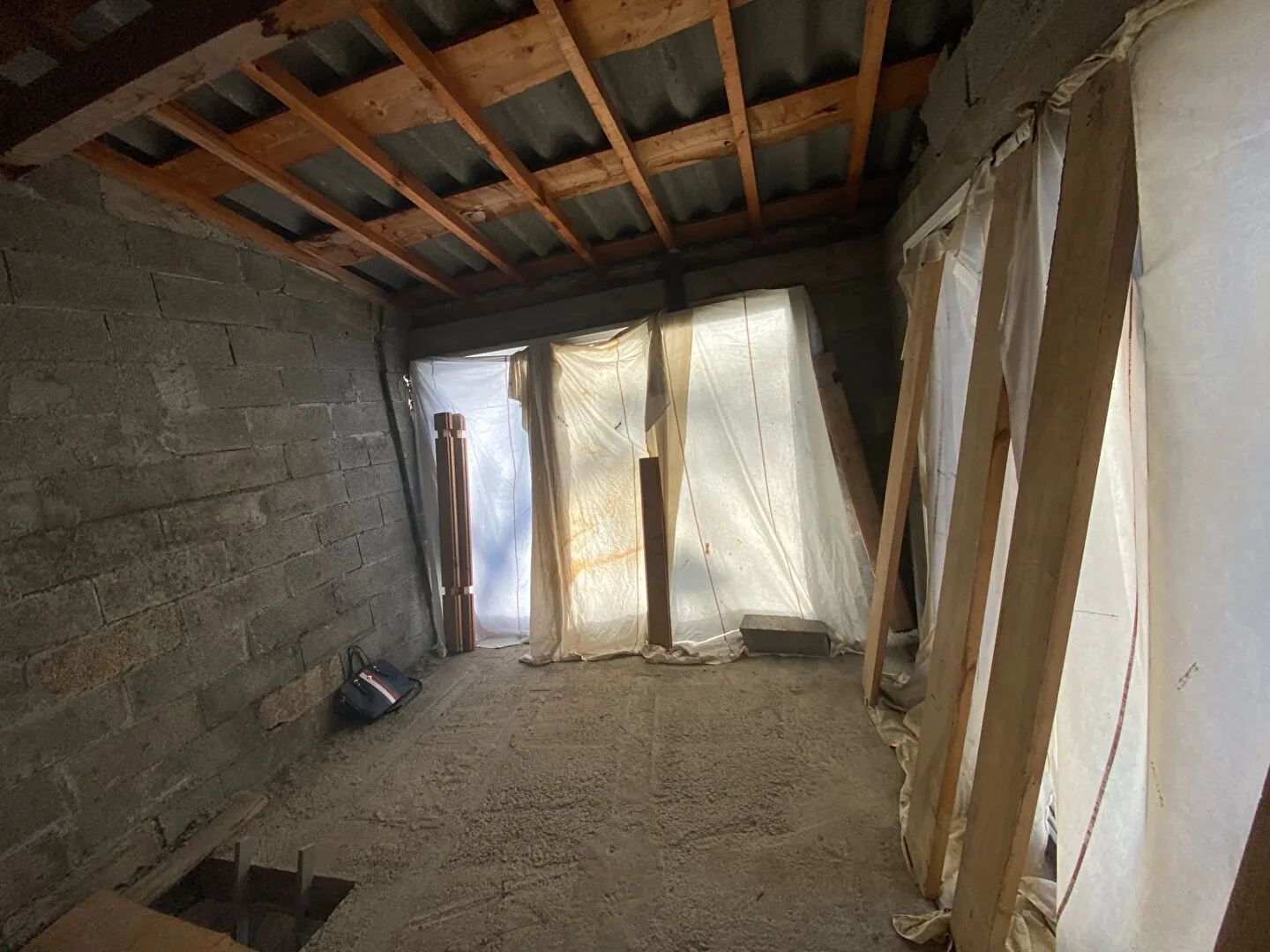 Maison à rénover à Aspremont (05140) – Belle opportunité dans un environnement rural 