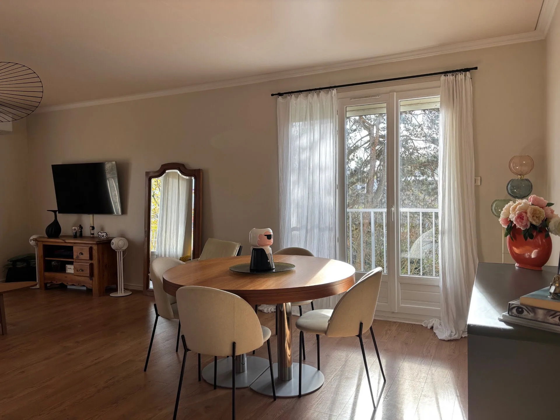 Appartement lumineux de 112 m² avec 4 chambres et balcon à Gleizé 