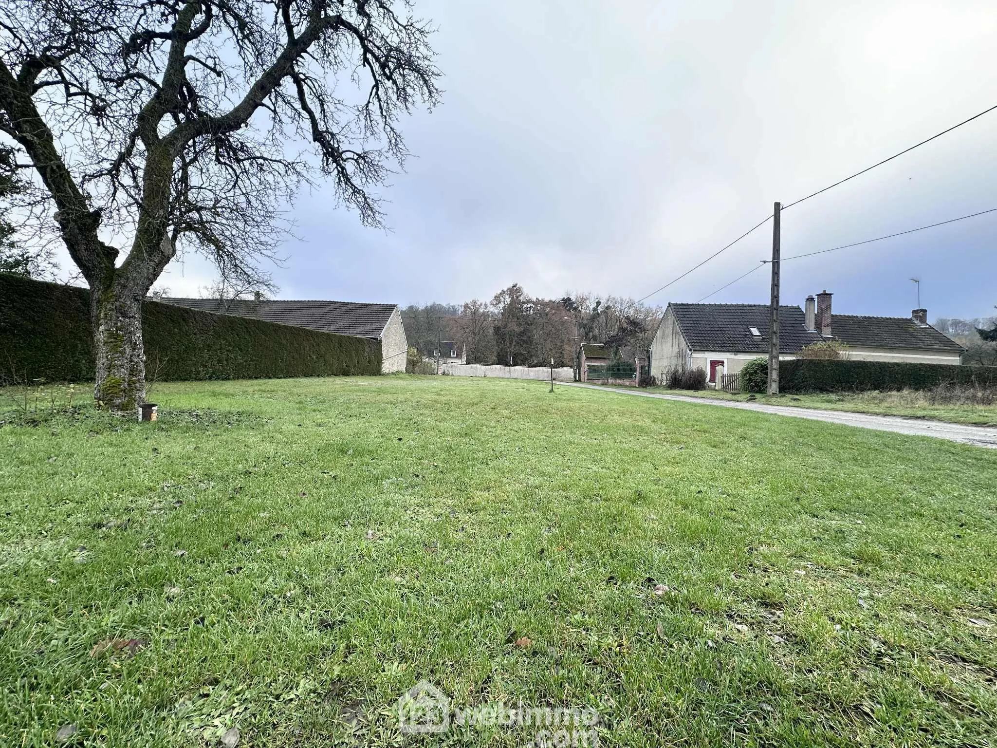 Terrain constructible de 802 m² à Vorges - Parfait pour votre projet immobilier