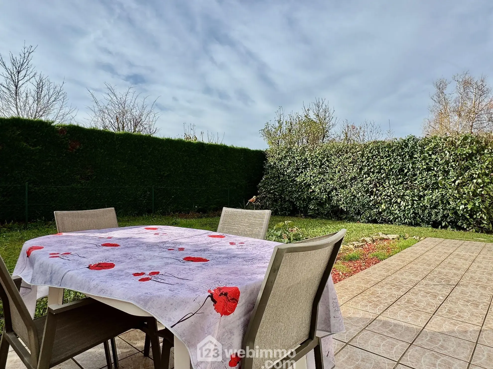 Maison à Buxerolles avec 4 chambres, jardin et garage - 102 m² 