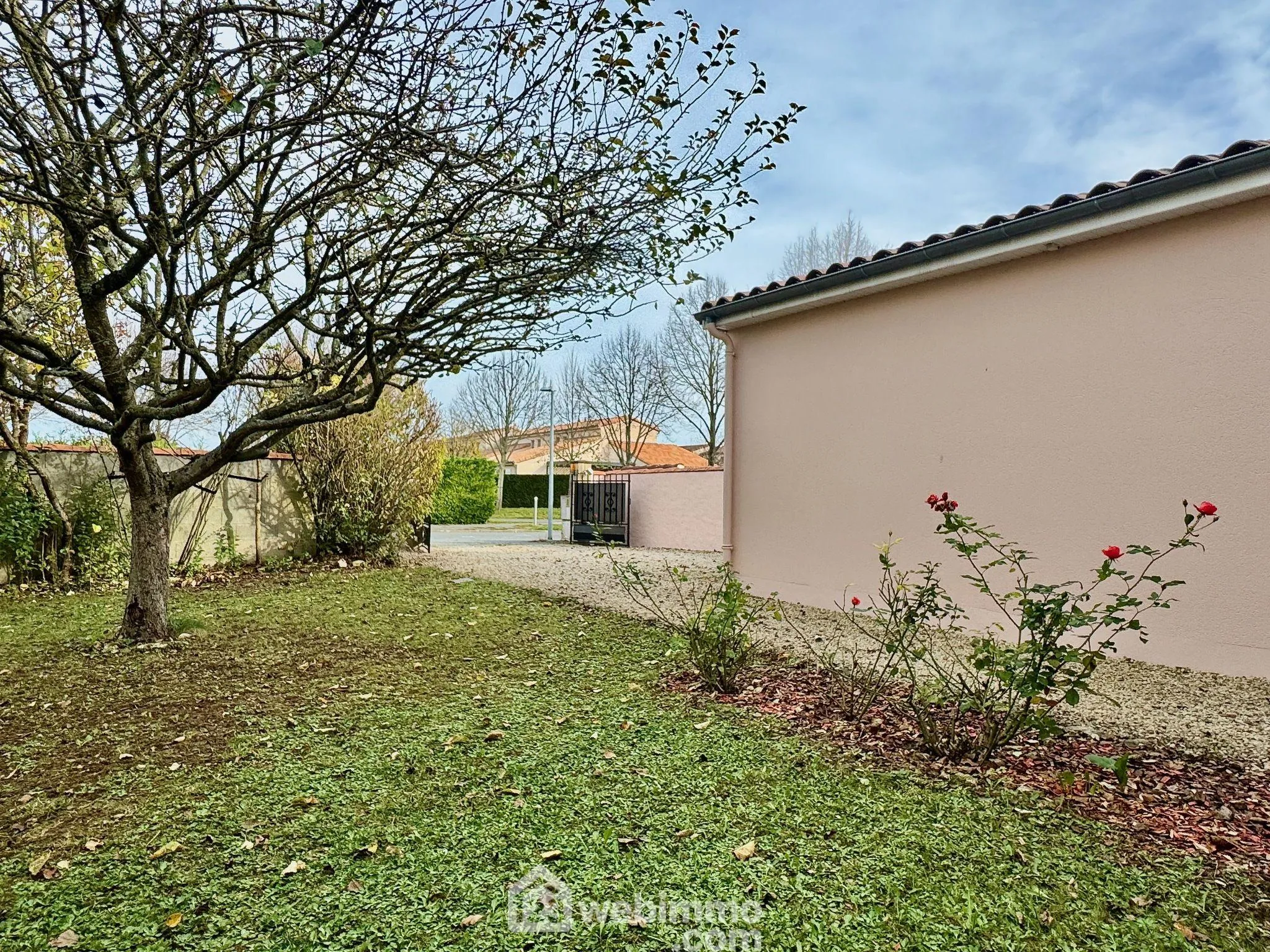 Maison à Buxerolles avec 4 chambres, jardin et garage - 102 m² 
