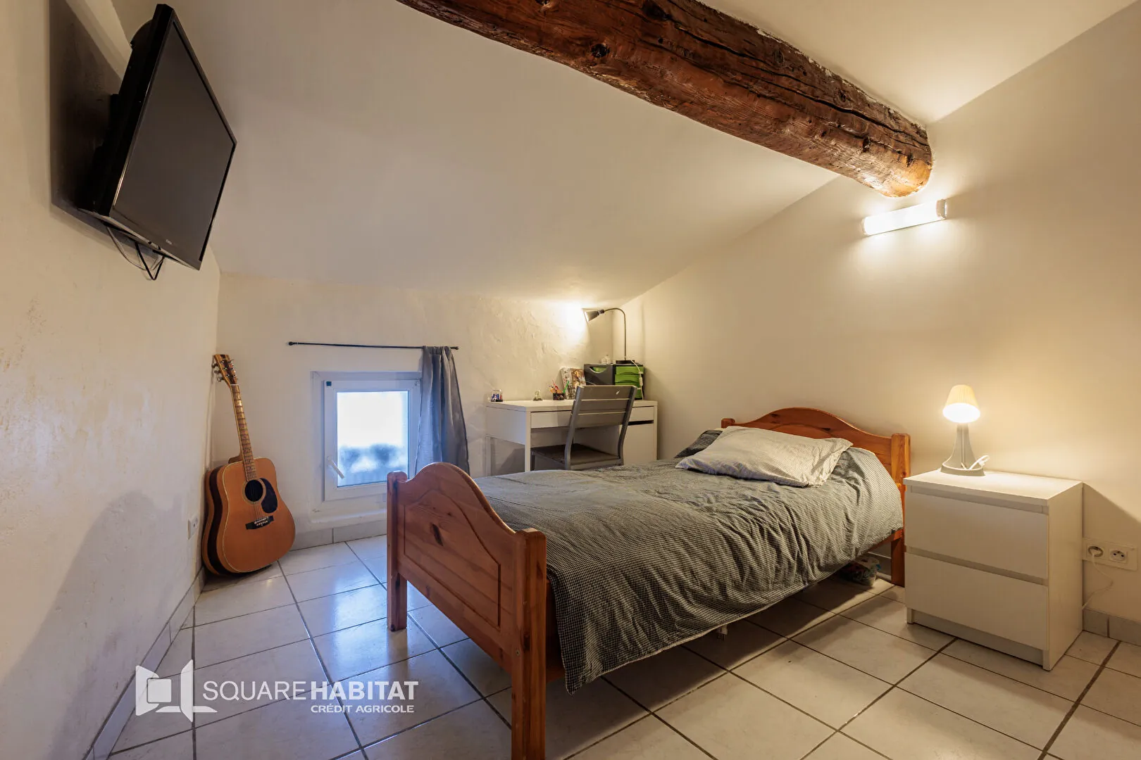 Maison de village rénovée à Senas – 73 m², 2 chambres, charme et confort 