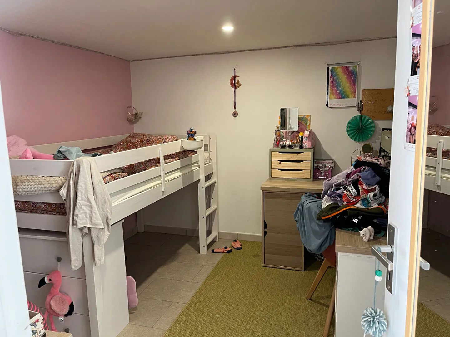 Belle villa récente avec piscine, jardin et 3 chambres à Charleval 