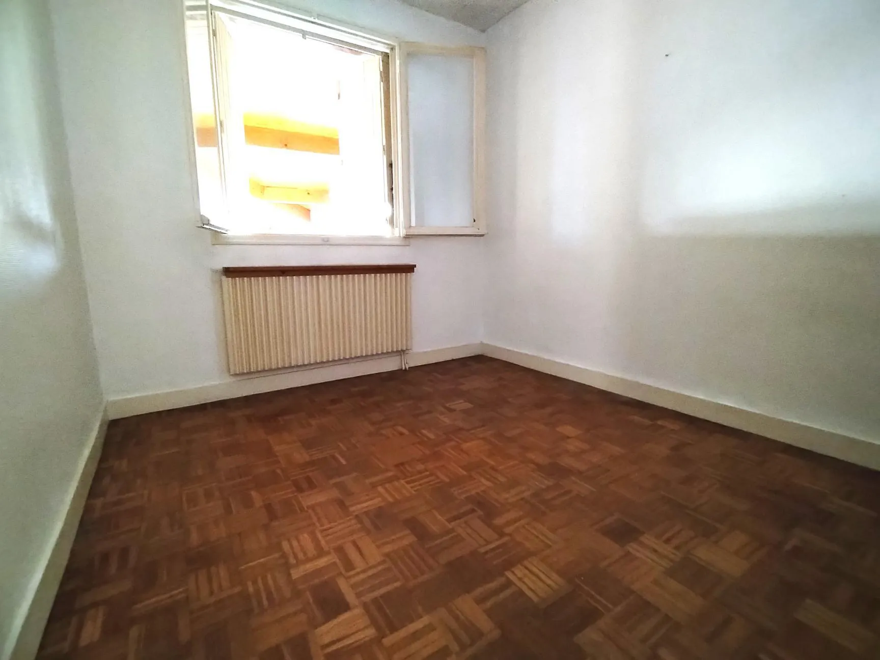 Maison à vendre à Cadillac-sur-Garonne avec jardin et sous-sol aménageable 