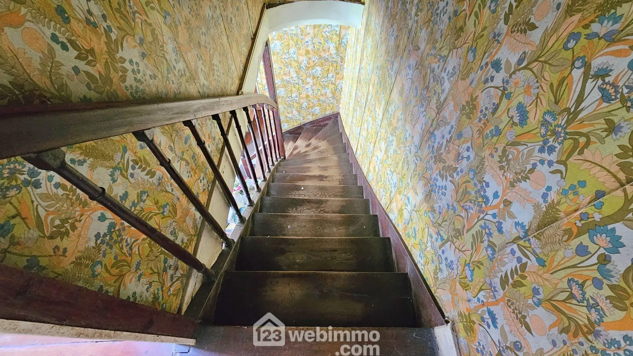 Maison en pierre à rénover de 90m² avec dépendances à La Ferté-Alais 