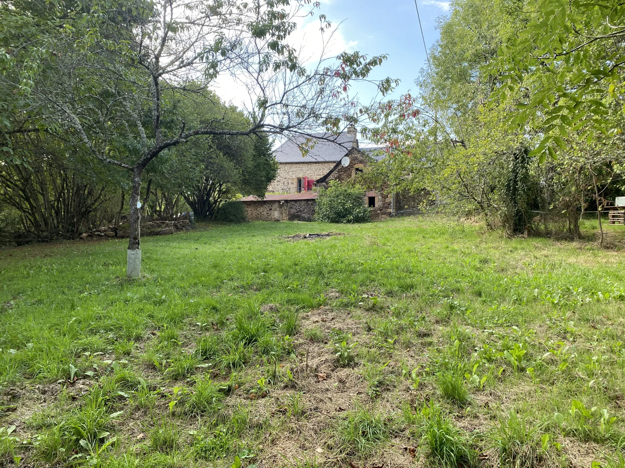 Maison à Bazas avec grand sous-sol, jardin clos et emplacement privilégié 