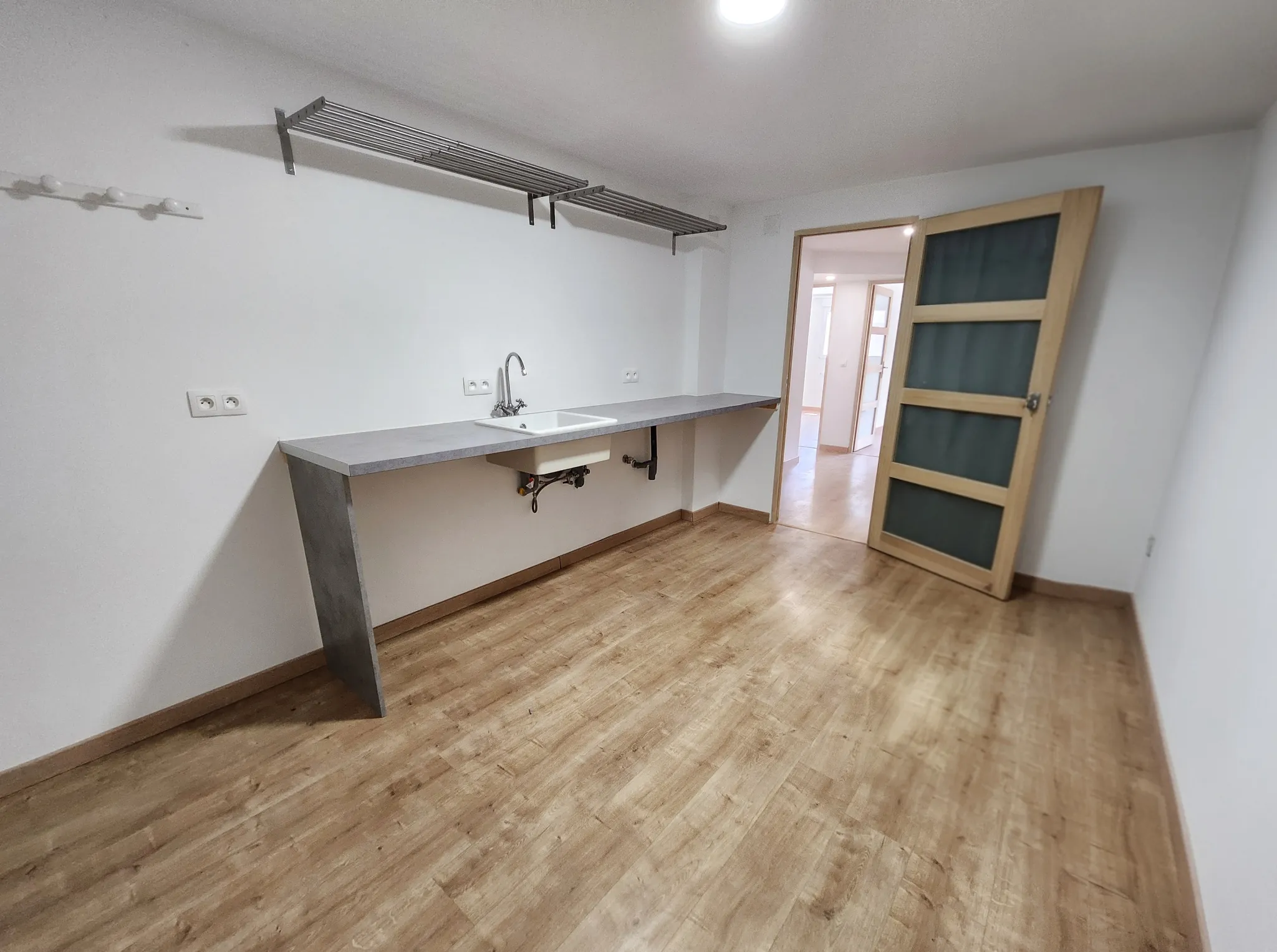 Appartement duplex inversé de type 4 à Digne-les-Bains, centre-ville, terrasse et garage 