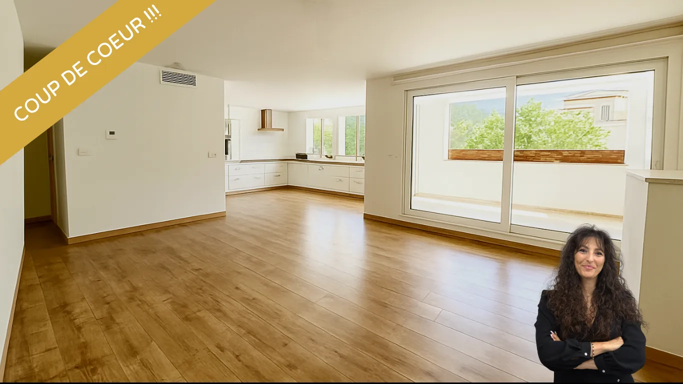 Appartement duplex inversé de type 4 à Digne-les-Bains, centre-ville, terrasse et garage