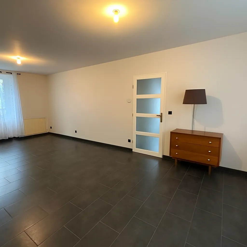 À vendre ensemble immobilier avec maison, dépendances et garages à Baudreville 