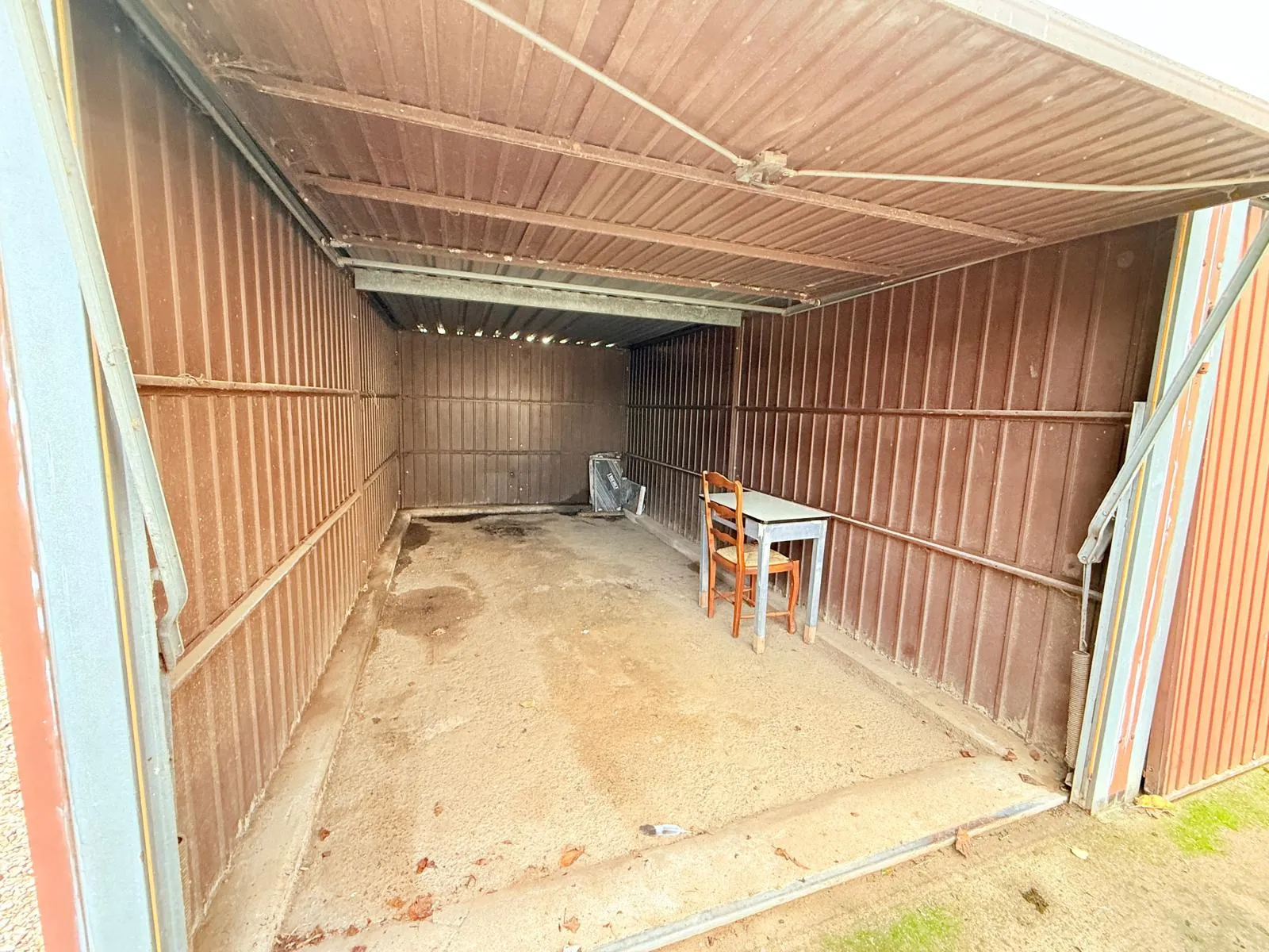 À vendre ensemble immobilier avec maison, dépendances et garages à Baudreville 