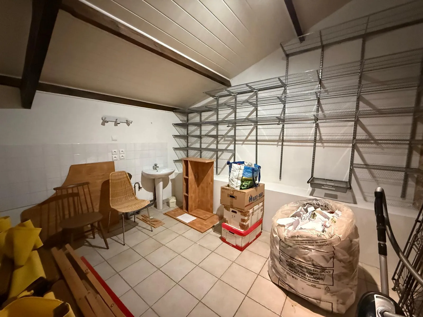 À vendre ensemble immobilier avec maison, dépendances et garages à Baudreville 