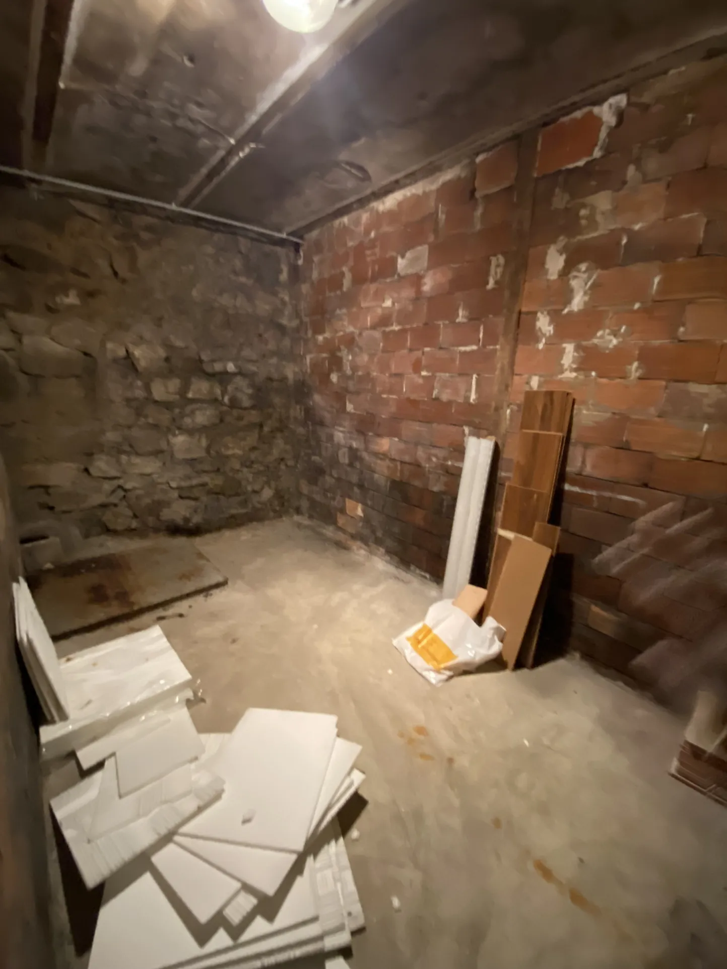 Appartement T3 rénové avec balcons et caves en plein centre d'Annonay 