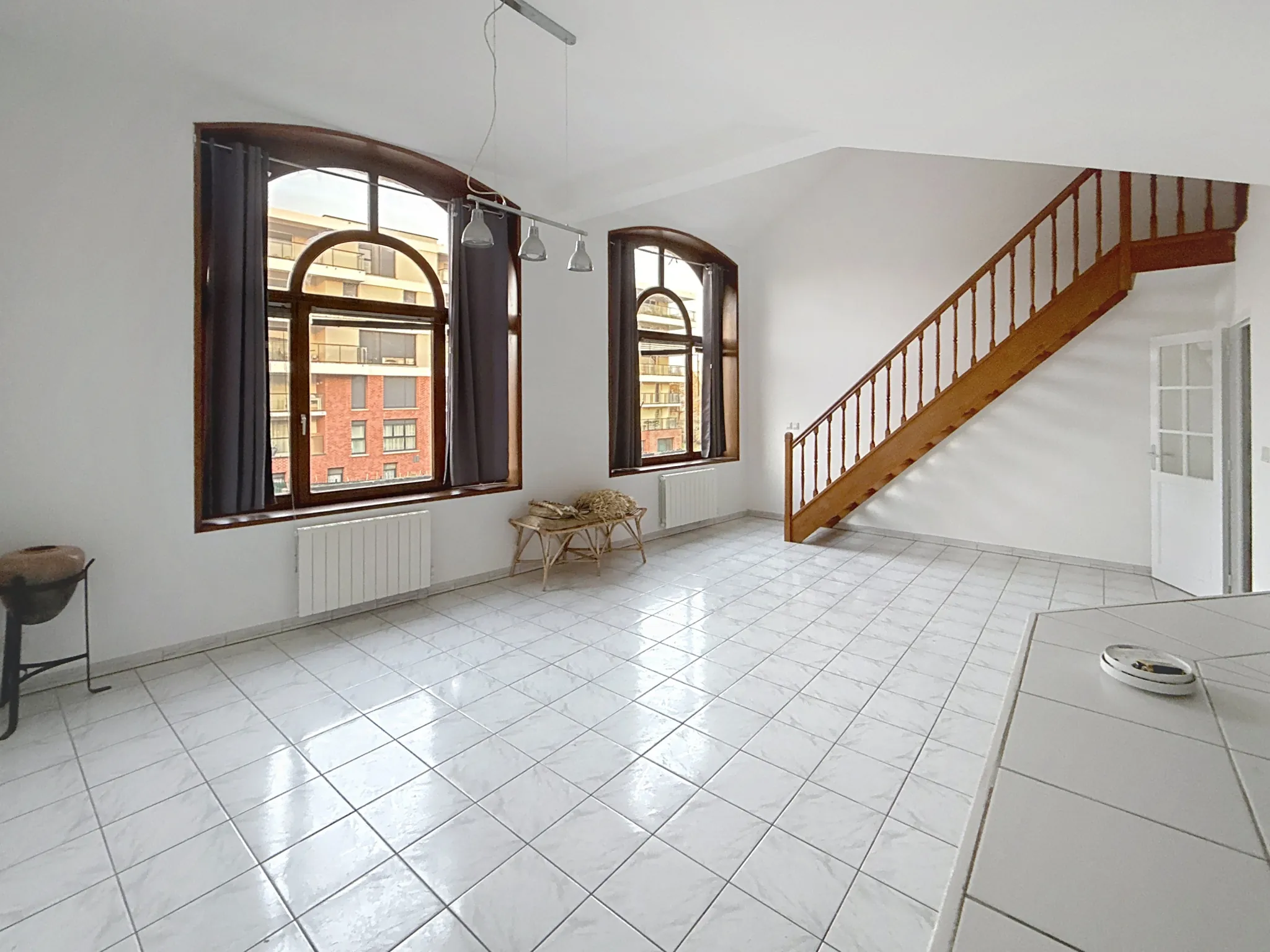 Loft duplex rénové de 77 m² à Tourcoing avec 2 chambres et stationnement 