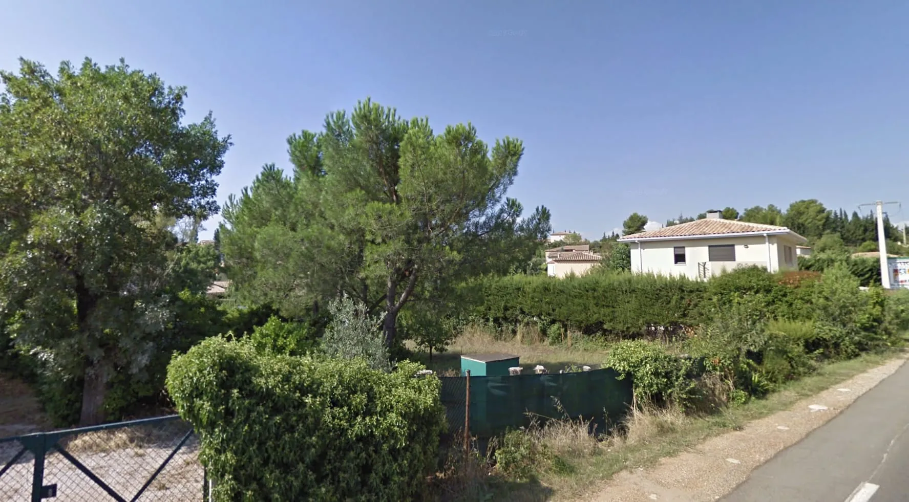 Terrain de 355 m² avec permis pour maison à Aix-en-Provence