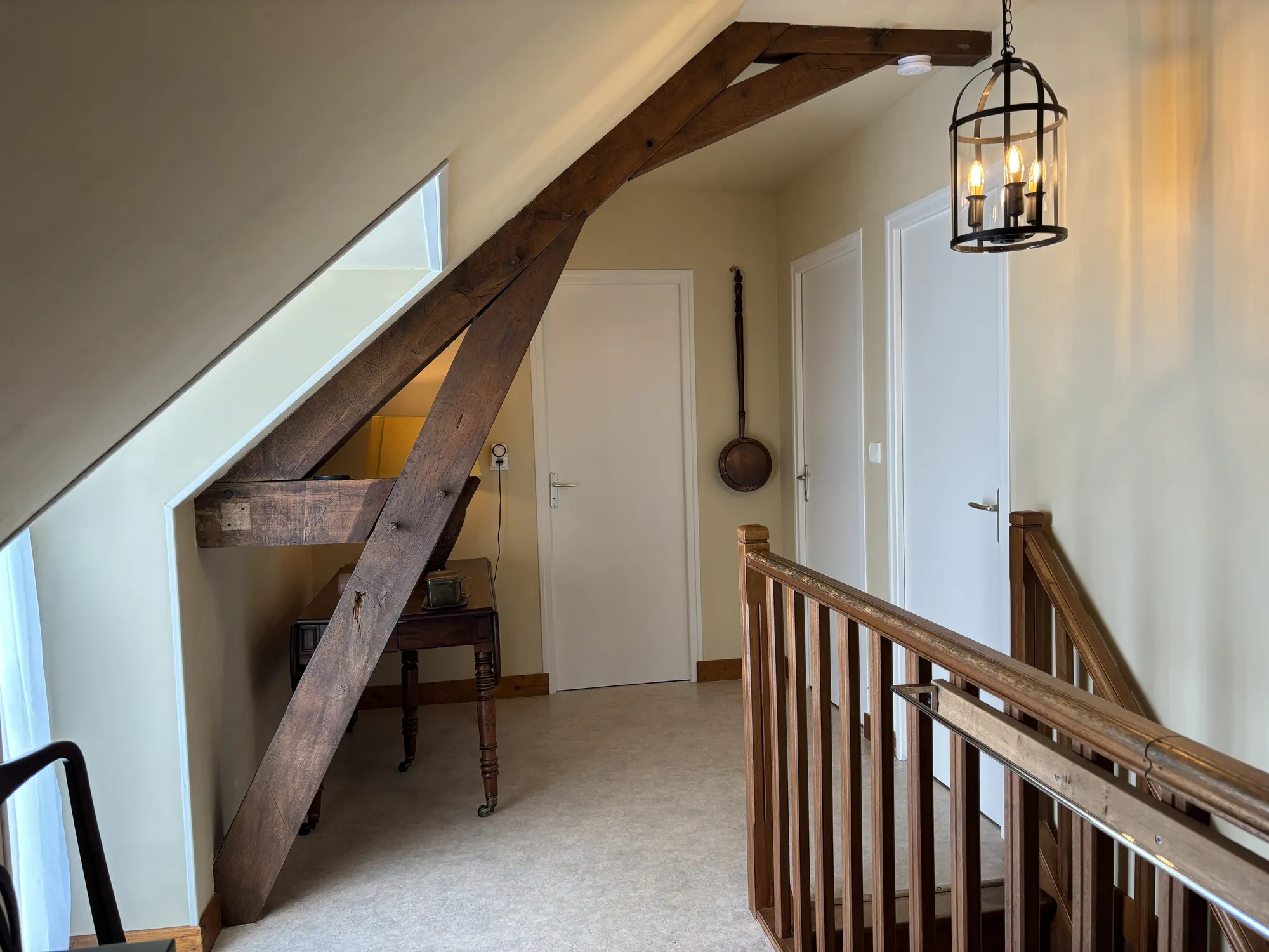 Maison rénovée avec grand terrain à Sazeray dans un cadre rural paisible 