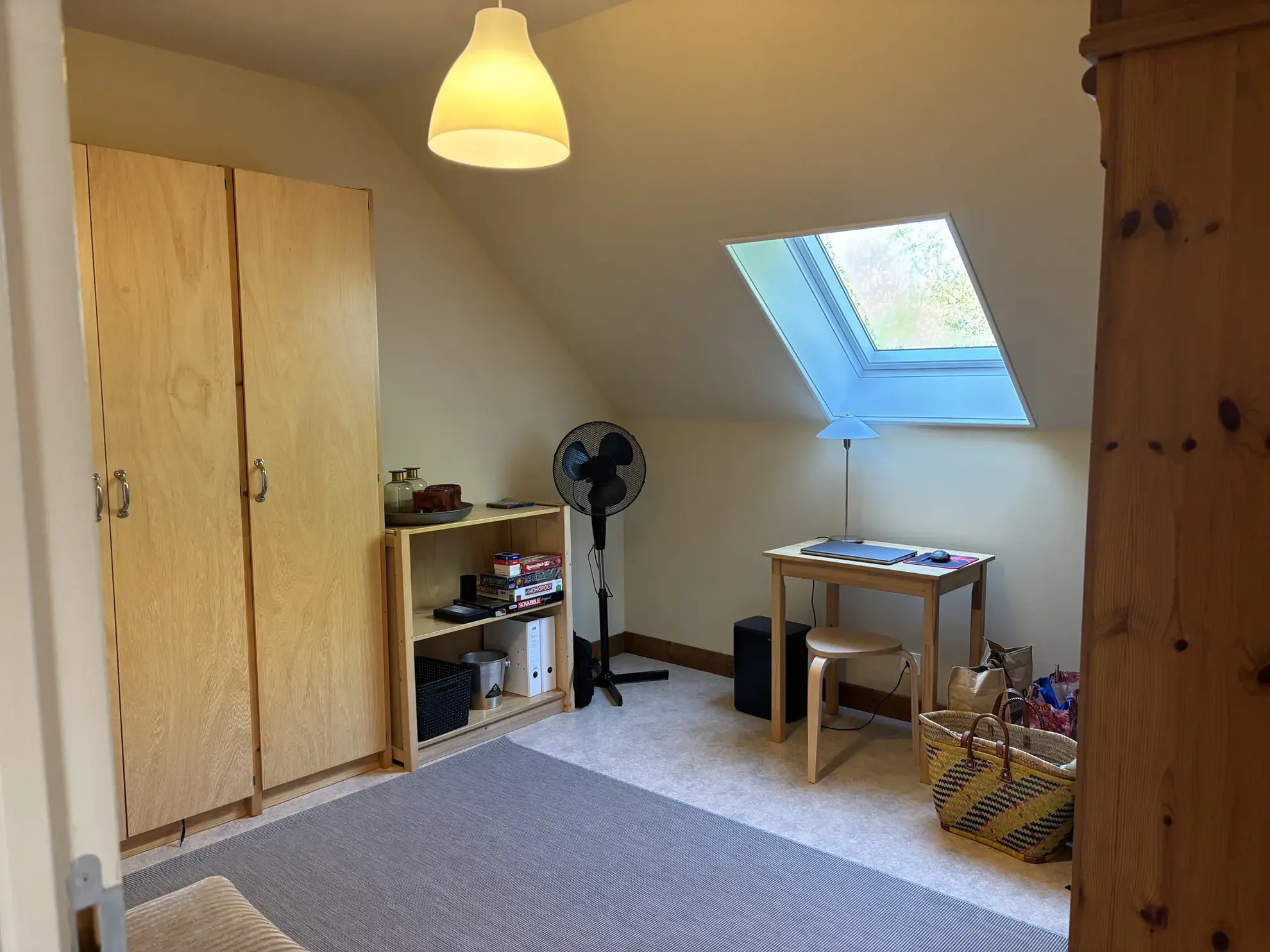 Maison rénovée avec grand terrain à Sazeray dans un cadre rural paisible 