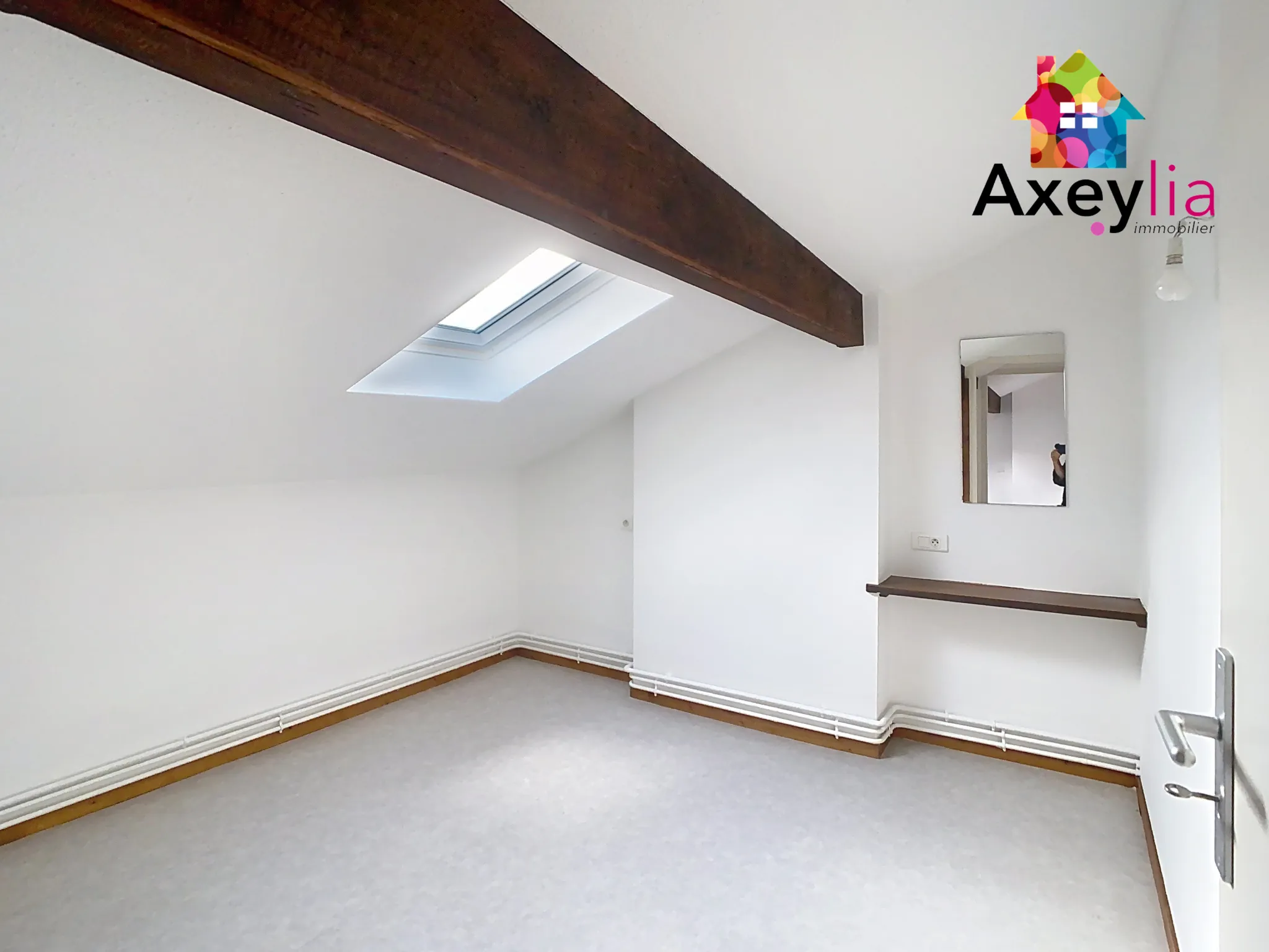 Appartement T4 avec cave au dernier étage à Le Coteau – Résidence sécurisée 