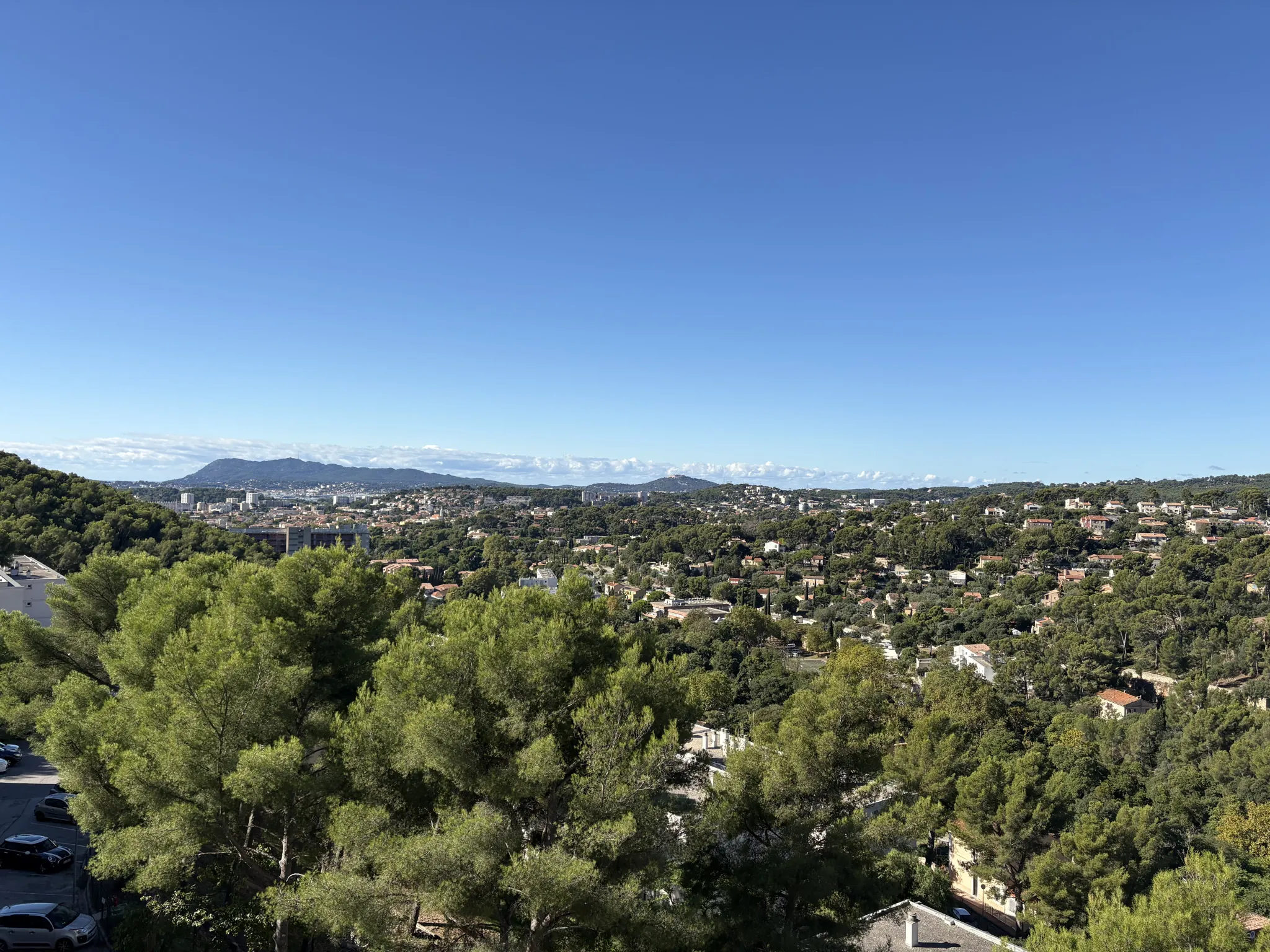 Appartement T4 avec parking et terrasses à Toulon Ouest 