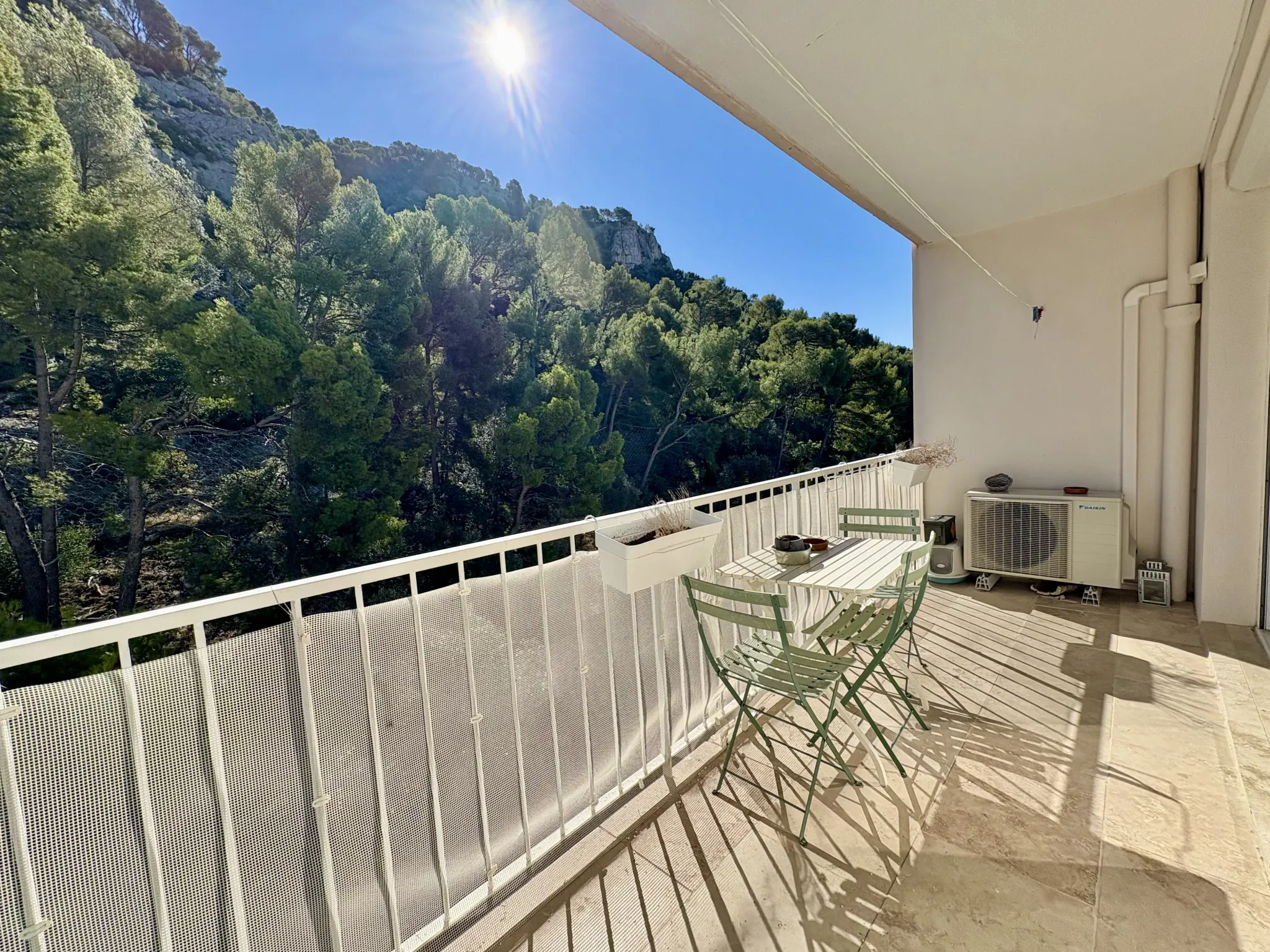 Appartement T4 avec parking et terrasses à Toulon Ouest