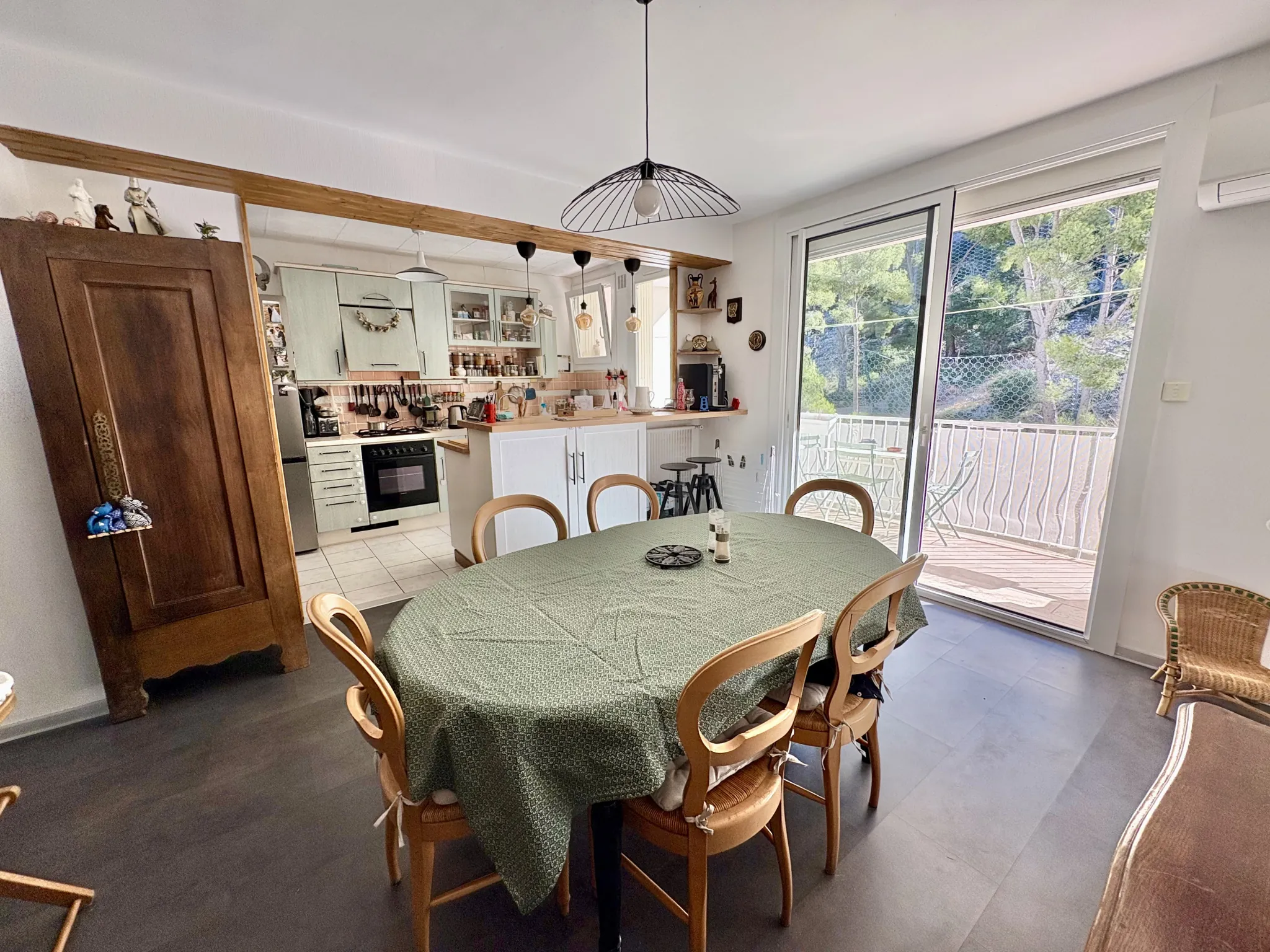 Appartement T4 avec parking et terrasses à Toulon Ouest 