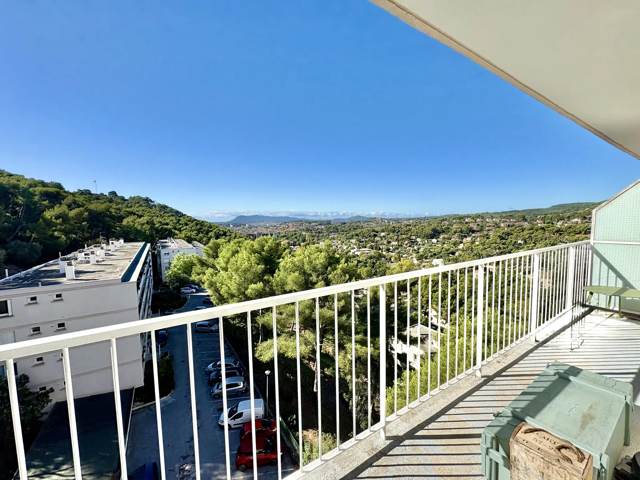 Appartement T4 avec parking et terrasses à Toulon Ouest 