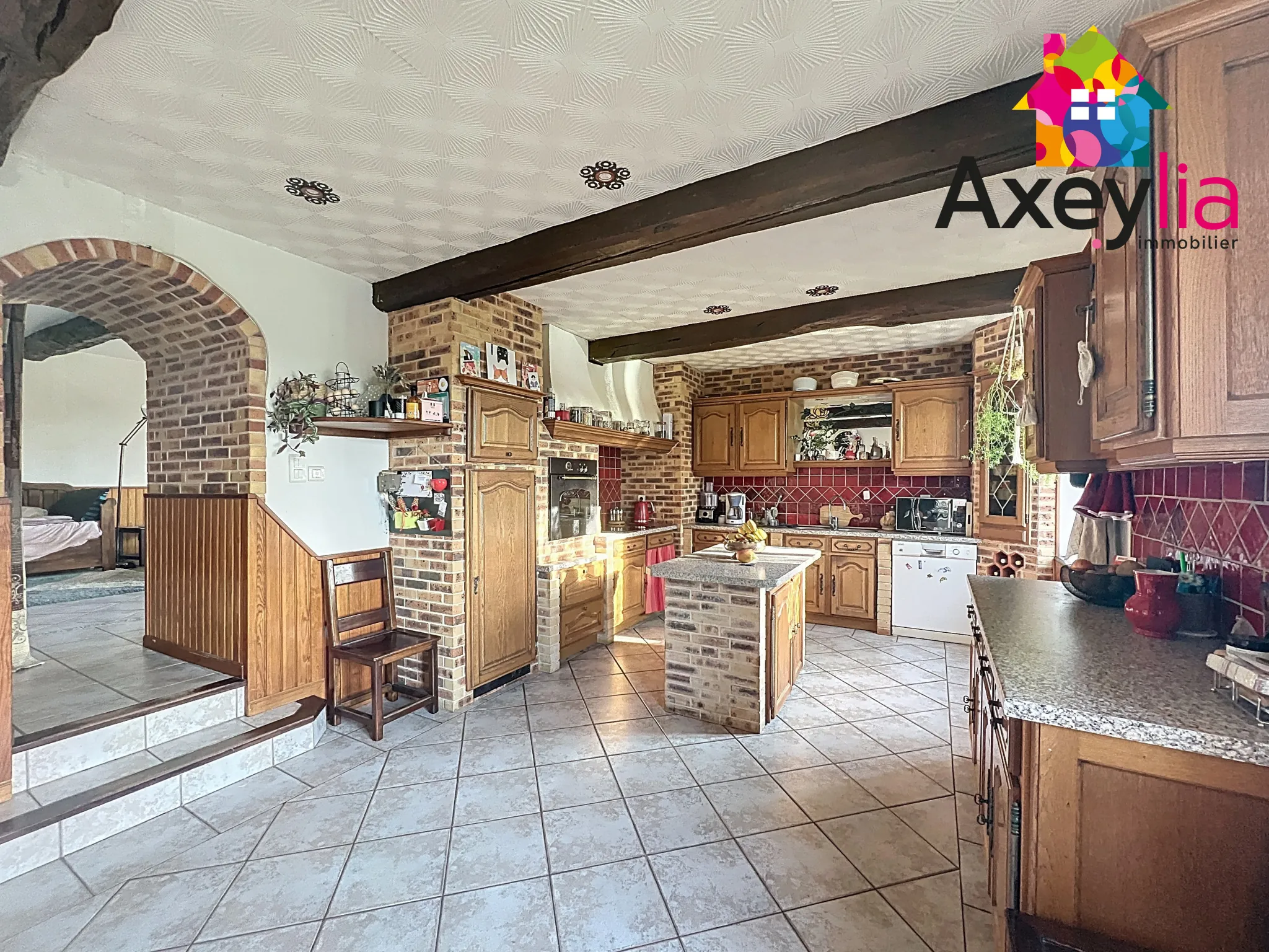 Belle maison de 268 m² avec 5 chambres à Iguerande, calme et espace 