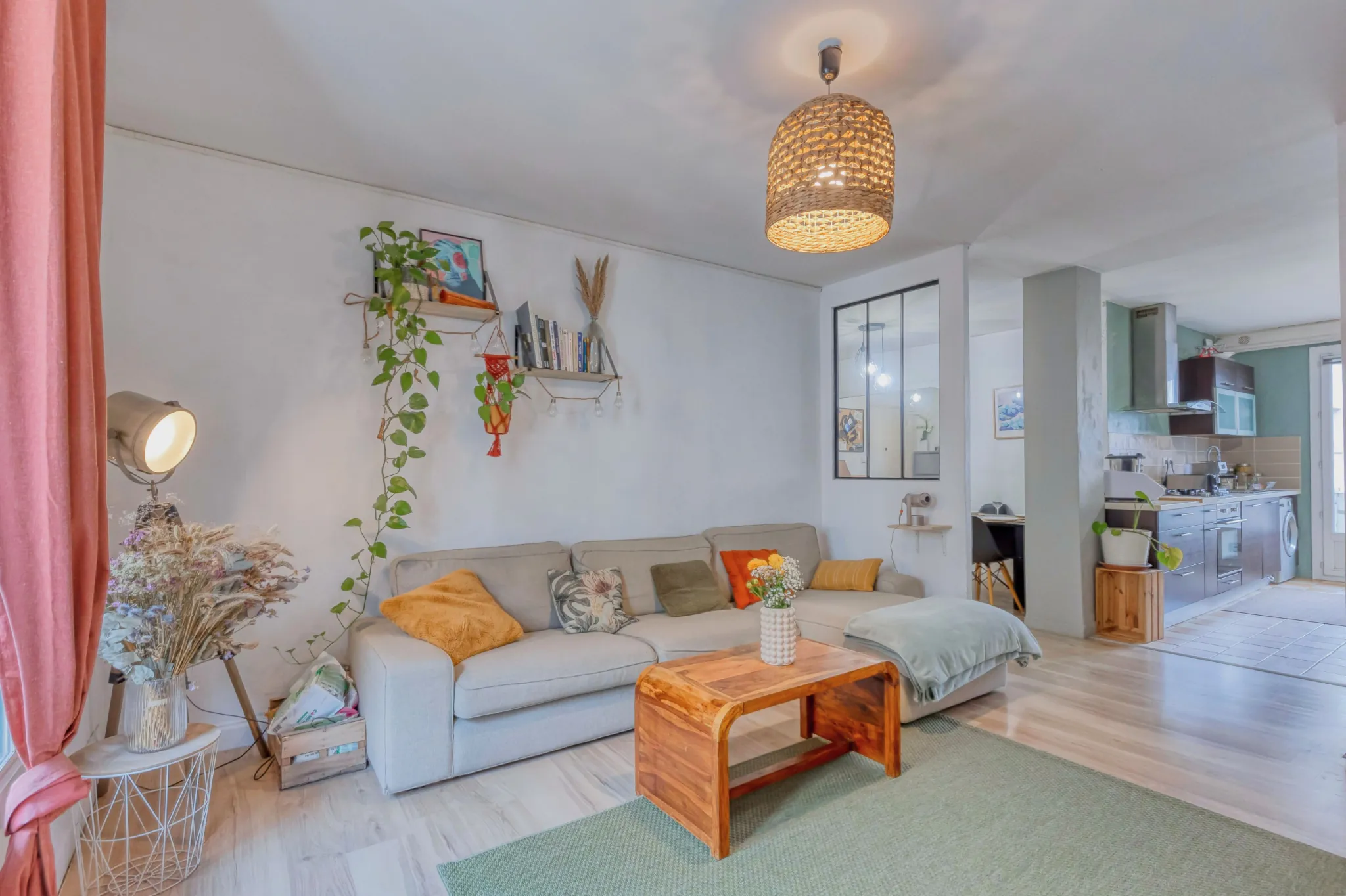 Appartement T3 rénové de 81 m² avec balcons à Grenoble Aigle 