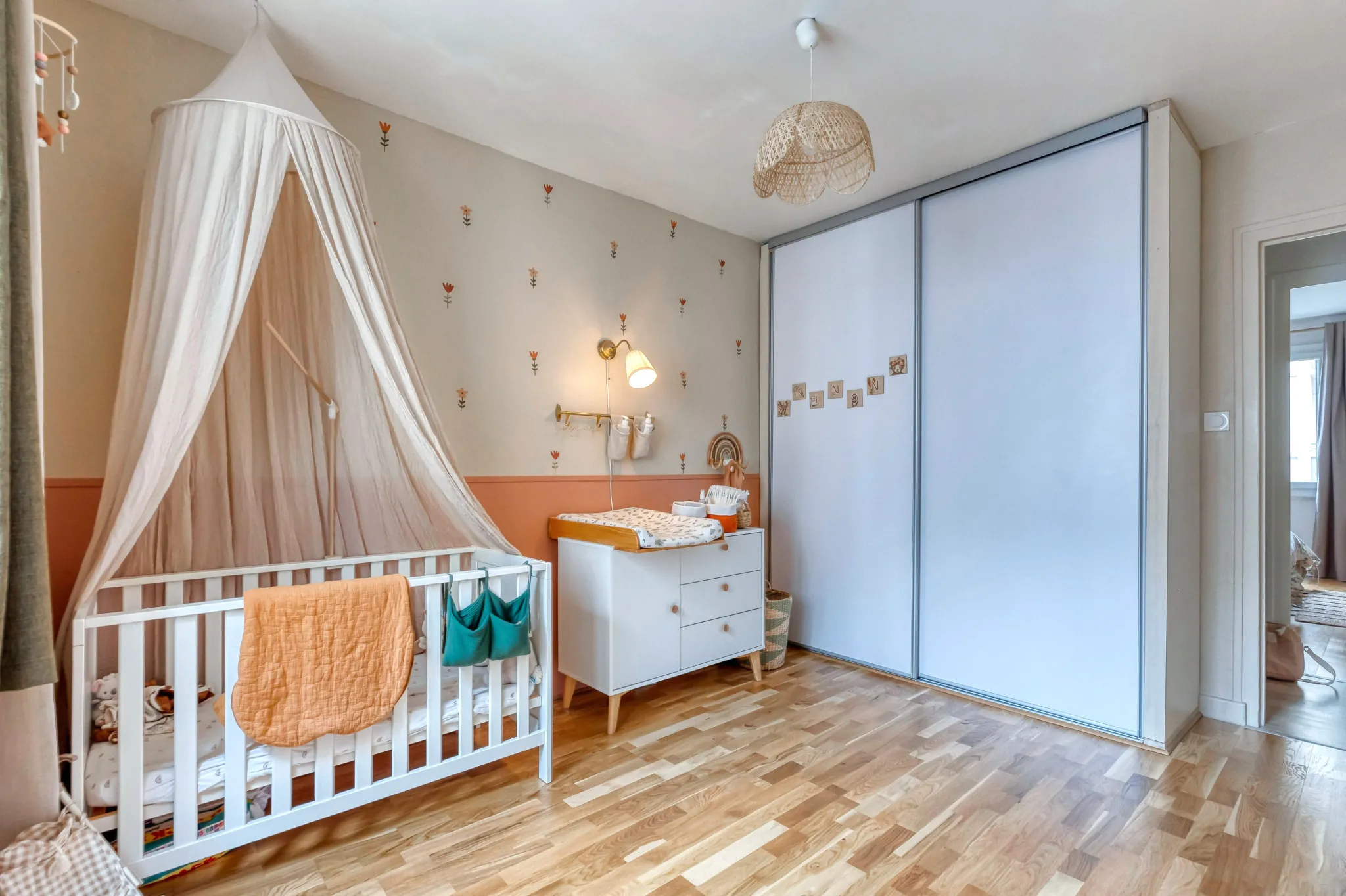 Appartement T3 rénové de 81 m² avec balcons à Grenoble Aigle 