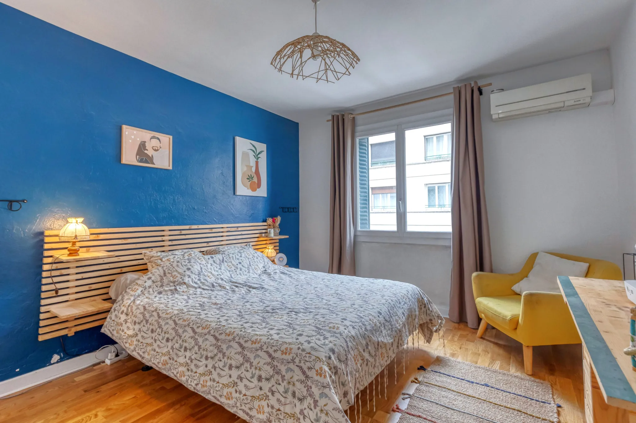 Appartement T3 rénové de 81 m² avec balcons à Grenoble Aigle 