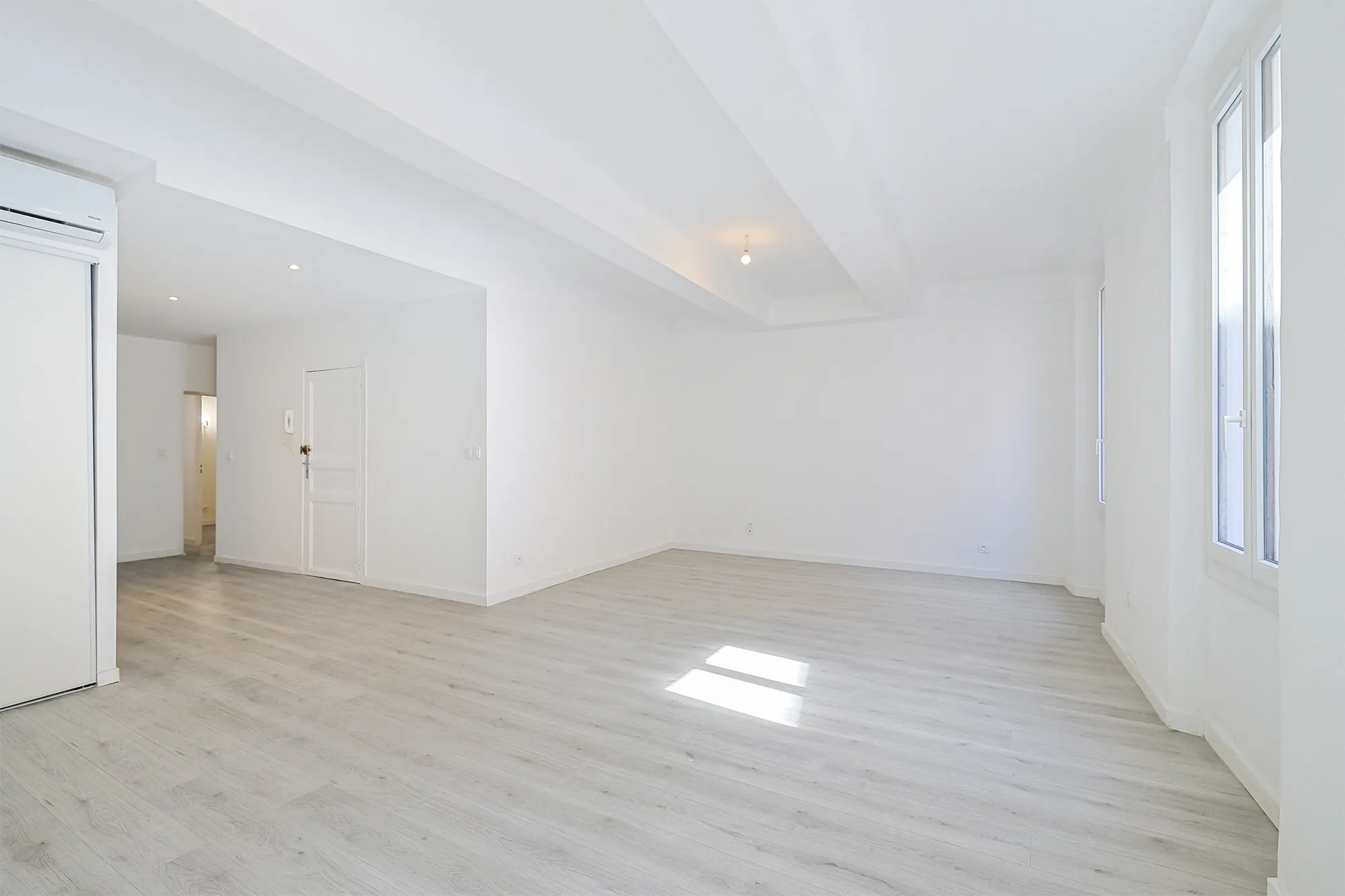Appartement T3 bis rénové à Solliès-Pont, 89,88 m², proche commodités 