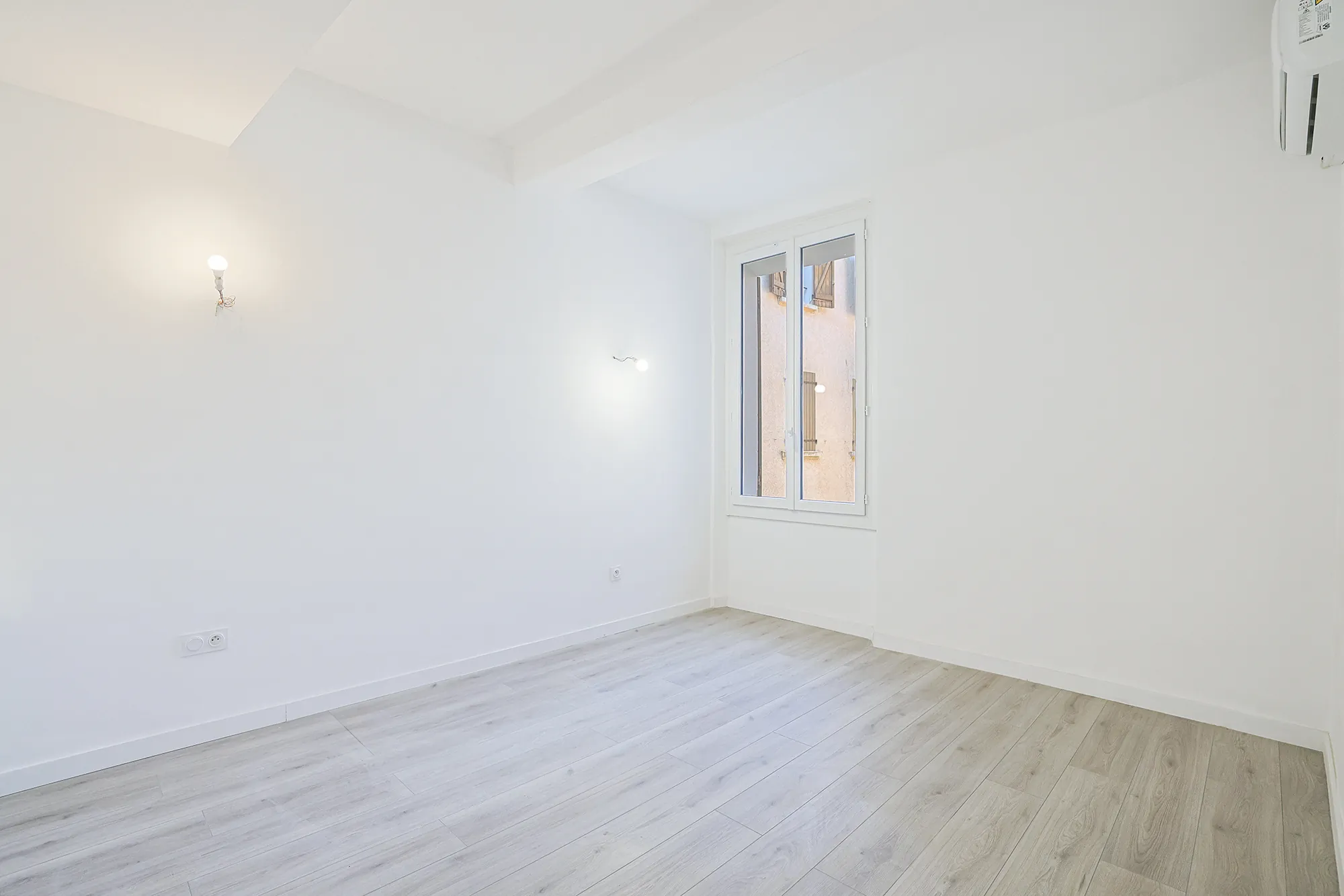 Appartement T3 bis rénové à Solliès-Pont, 89,88 m², proche commodités 