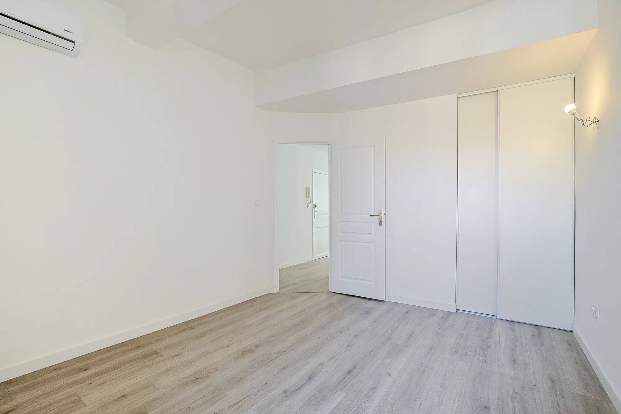 Appartement T3 bis rénové à Solliès-Pont, 89,88 m², proche commodités 
