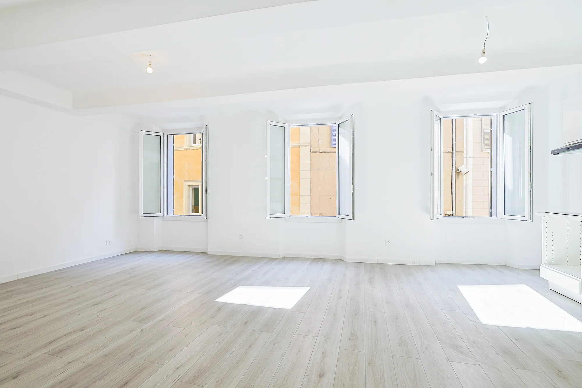 Appartement T3 bis rénové à Solliès-Pont, 89,88 m², proche commodités 