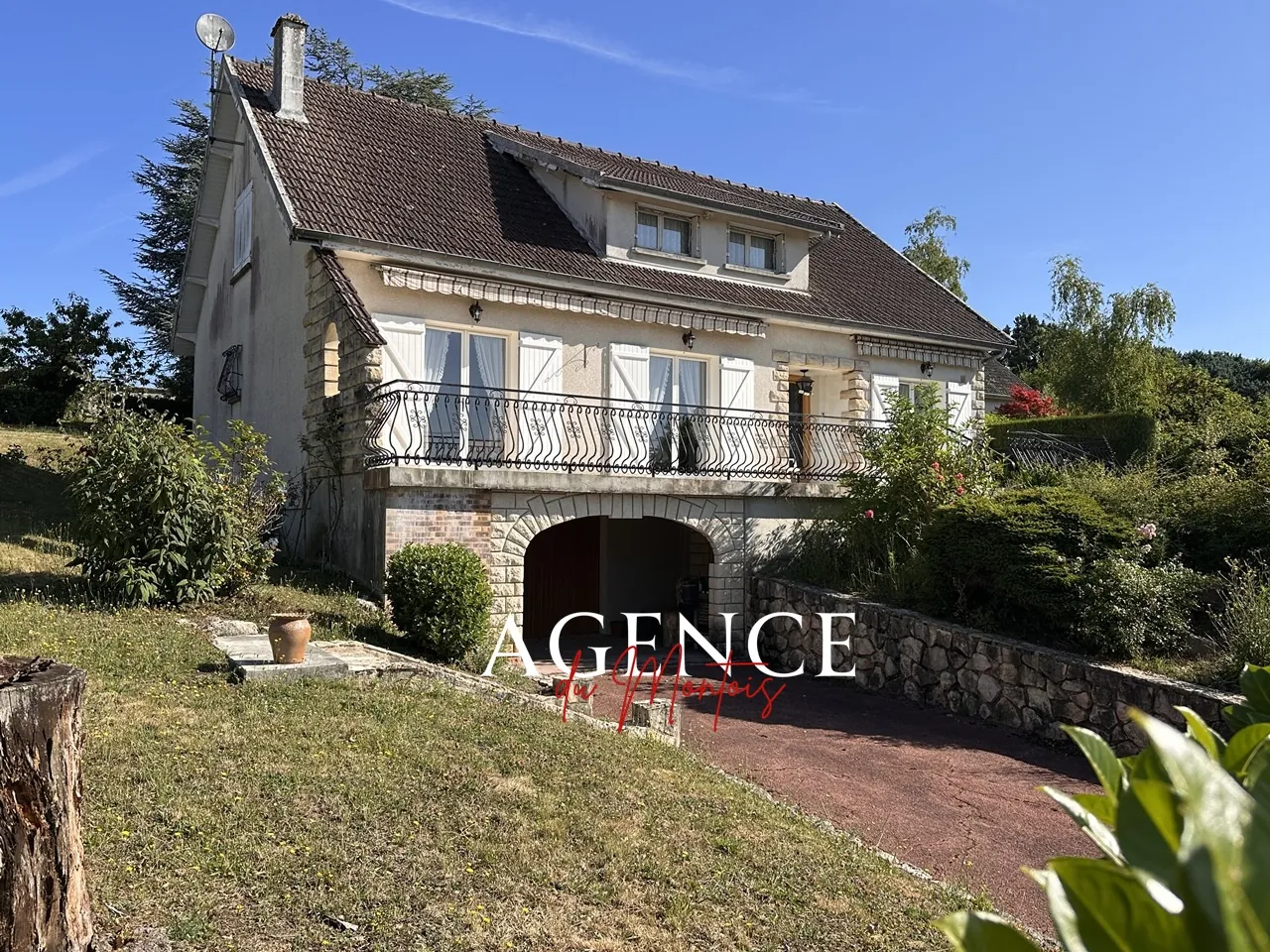 Maison indépendante à vendre à Donnemarie-Dontilly avec terrain de 1922 m²