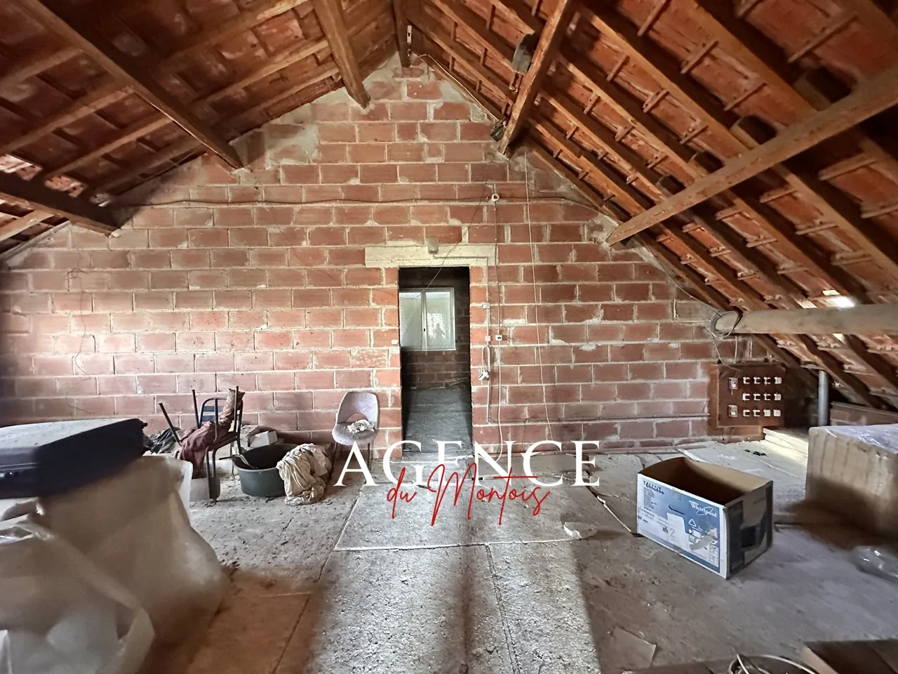 Maison indépendante à vendre à Donnemarie-Dontilly avec terrain de 1922 m² 