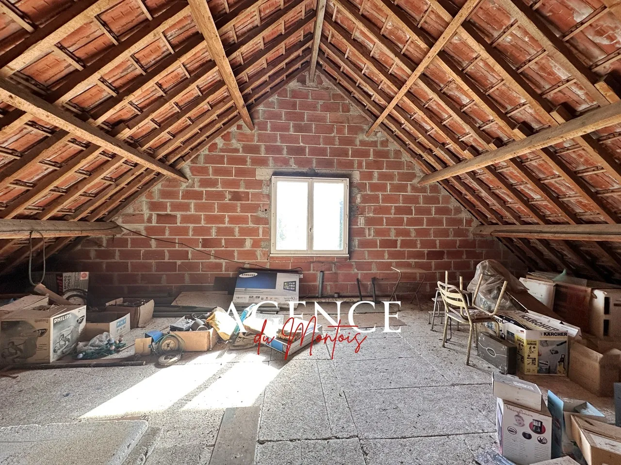 Maison indépendante à vendre à Donnemarie-Dontilly avec terrain de 1922 m² 