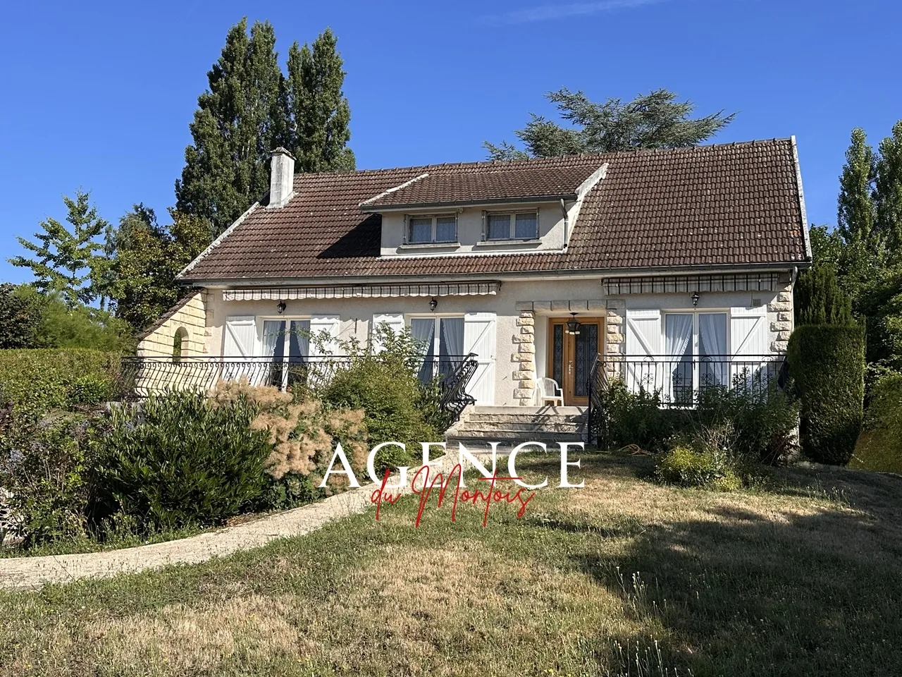 Maison indépendante à vendre à Donnemarie-Dontilly avec terrain de 1922 m² 