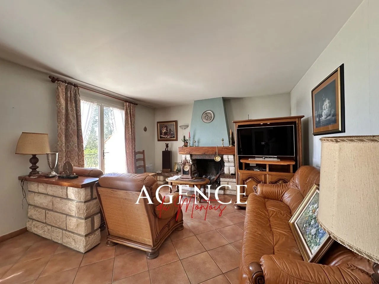 Maison indépendante à vendre à Donnemarie-Dontilly avec terrain de 1922 m² 