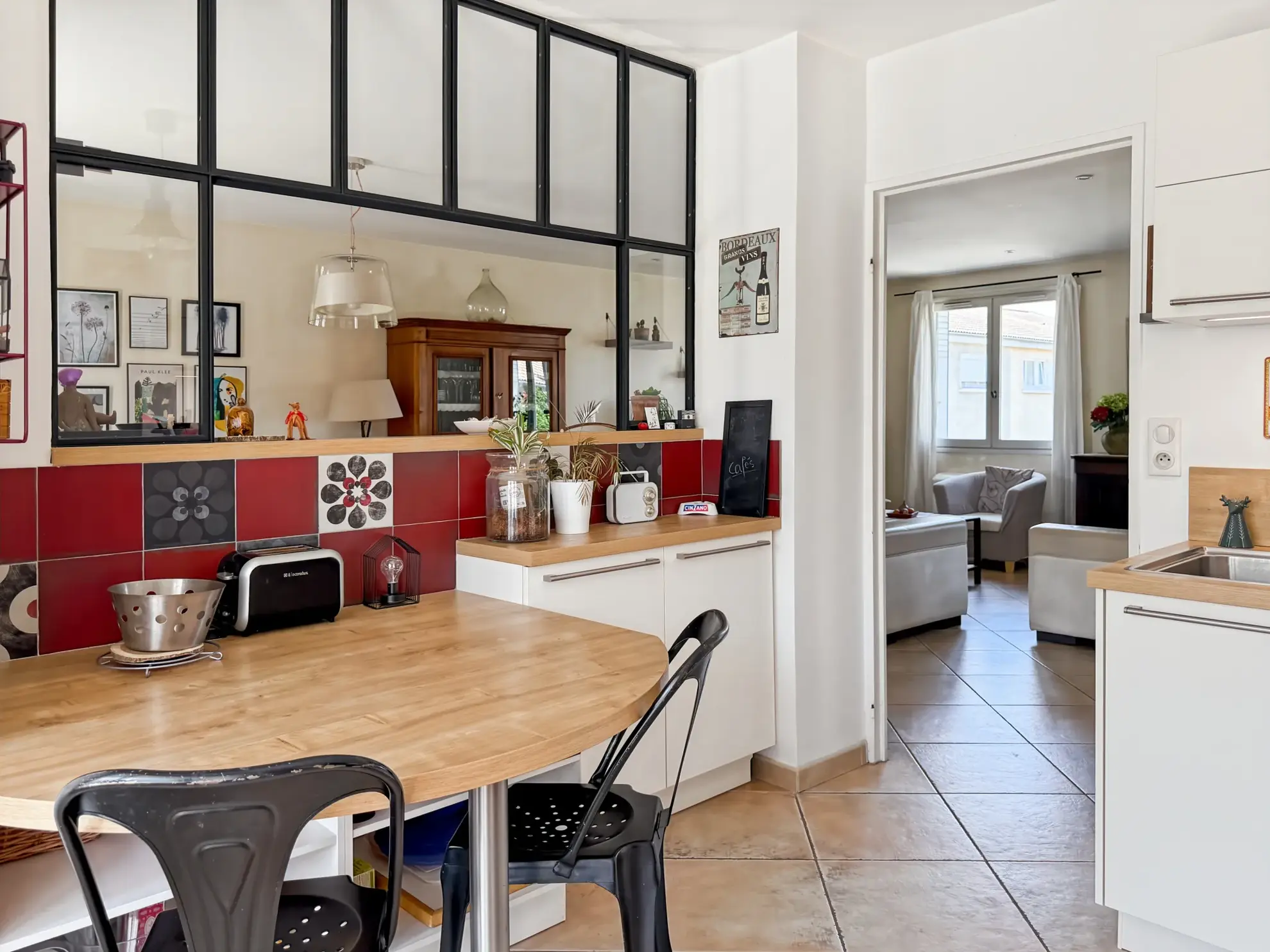 Maison lumineuse avec jardin et garage à Aubenas – Quartier calme 