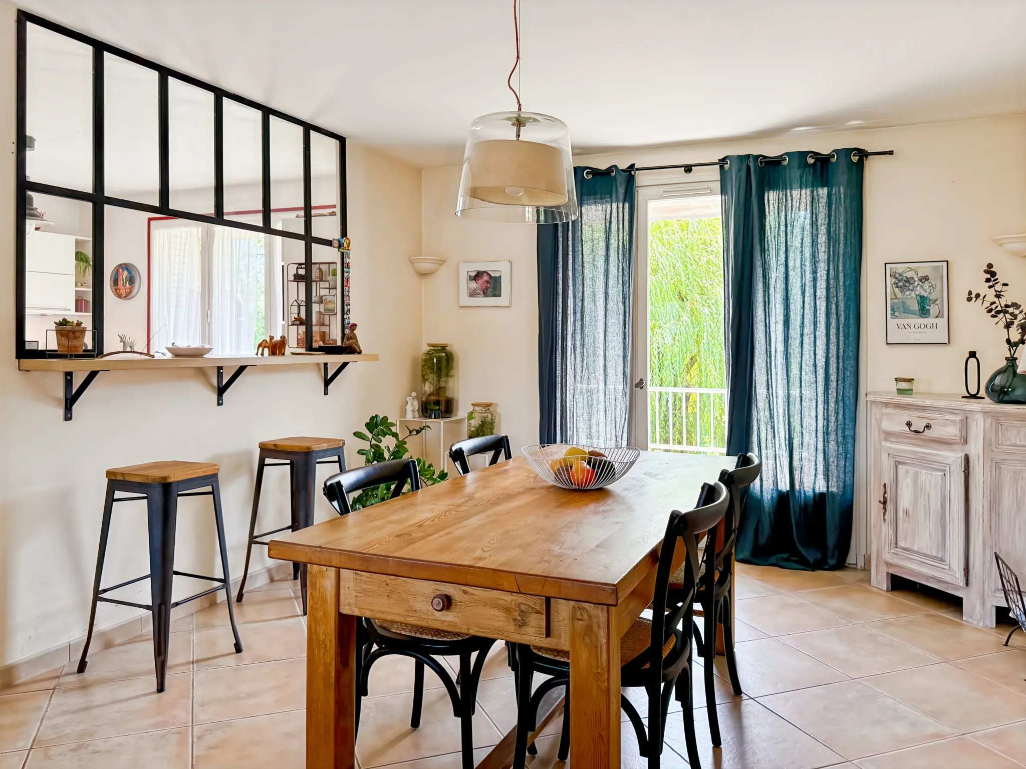 Maison lumineuse avec jardin et garage à Aubenas – Quartier calme 