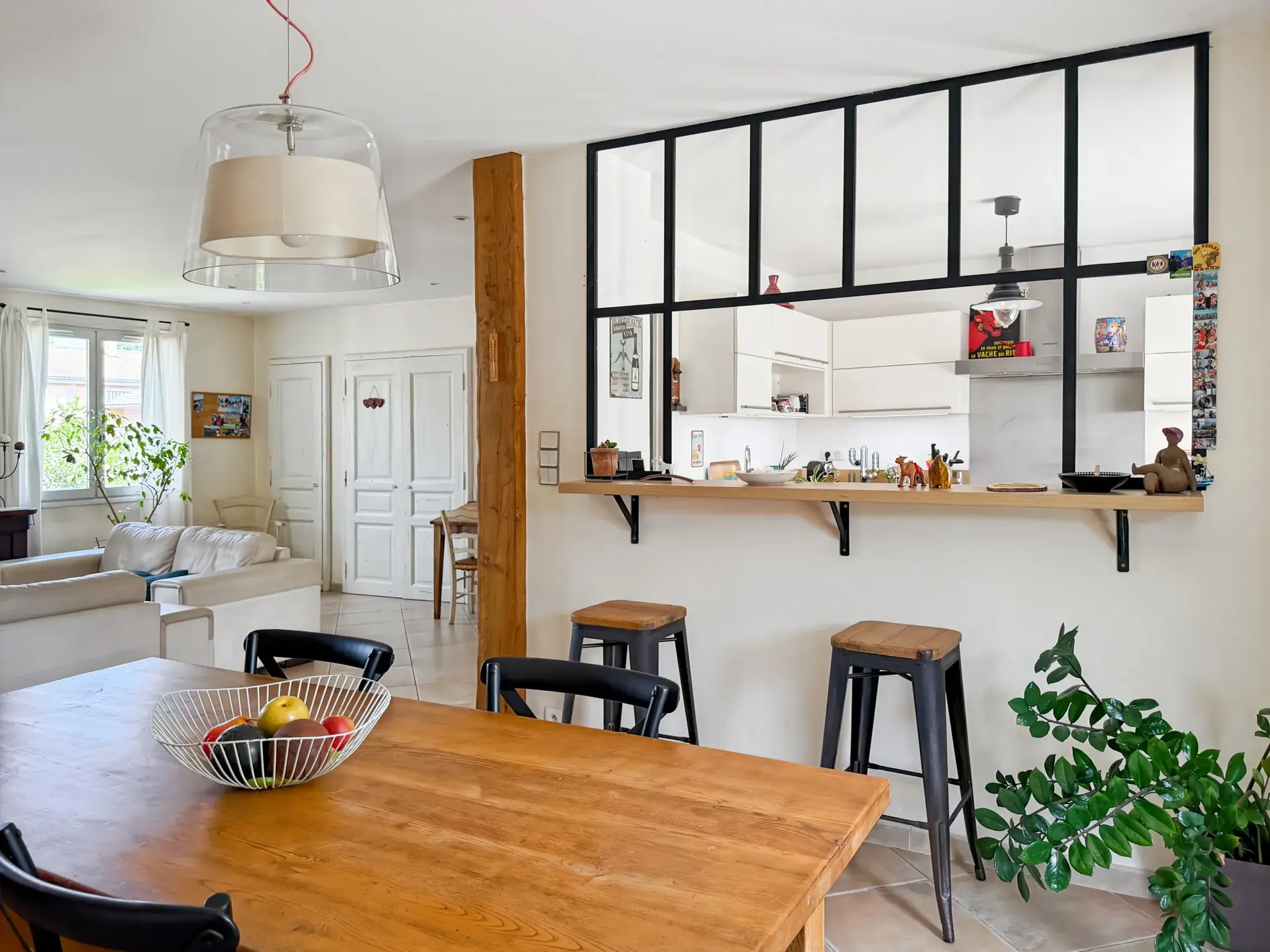 Maison lumineuse avec jardin et garage à Aubenas – Quartier calme 